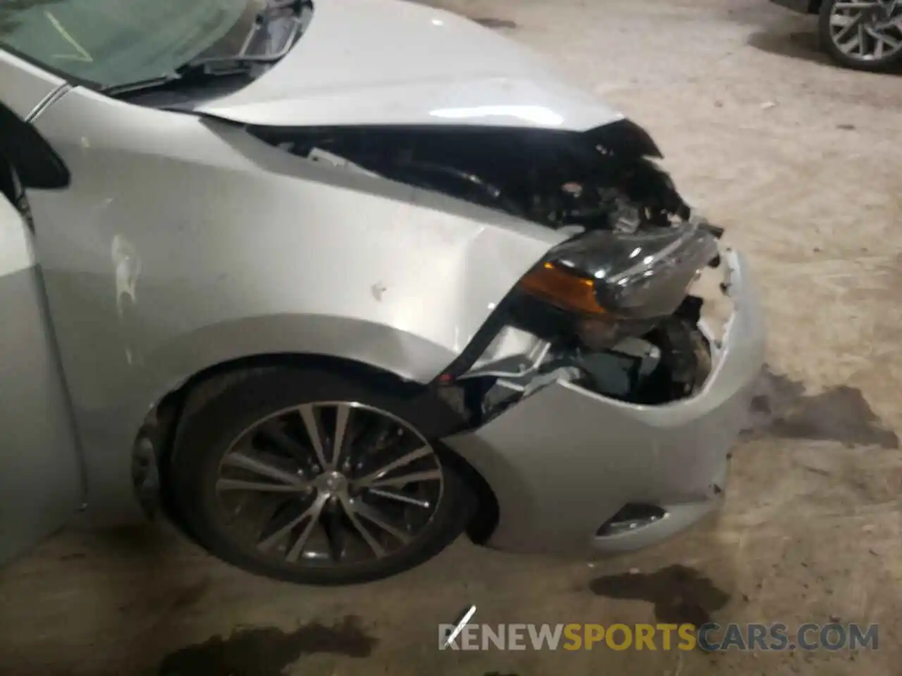 9 Photograph of a damaged car 2T1BURHE0KC132458 TOYOTA COROLLA 2019