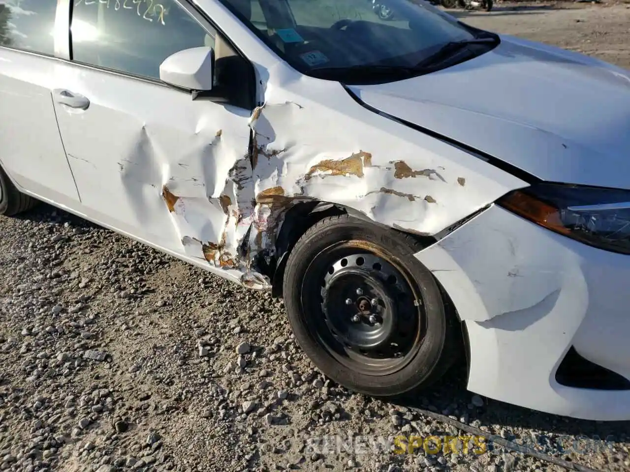 9 Photograph of a damaged car 2T1BURHE0KC133691 TOYOTA COROLLA 2019