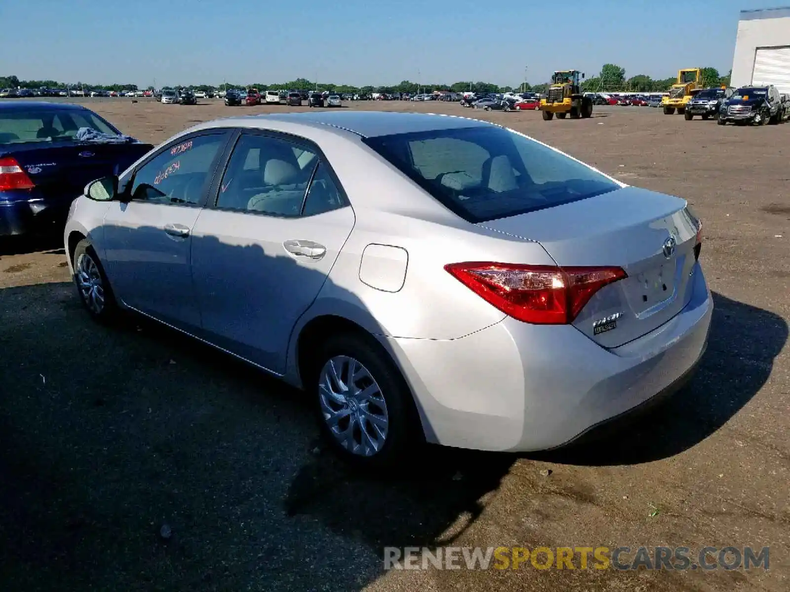 3 Photograph of a damaged car 2T1BURHE0KC134761 TOYOTA COROLLA 2019