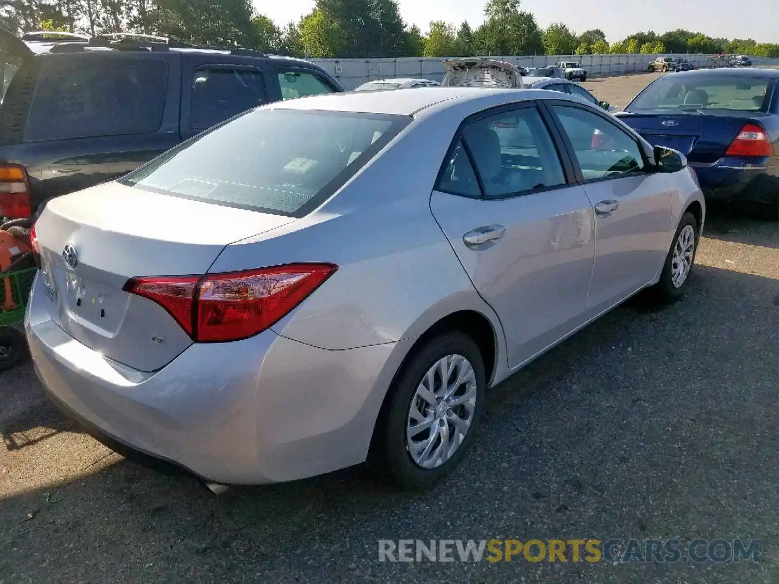 4 Photograph of a damaged car 2T1BURHE0KC134761 TOYOTA COROLLA 2019