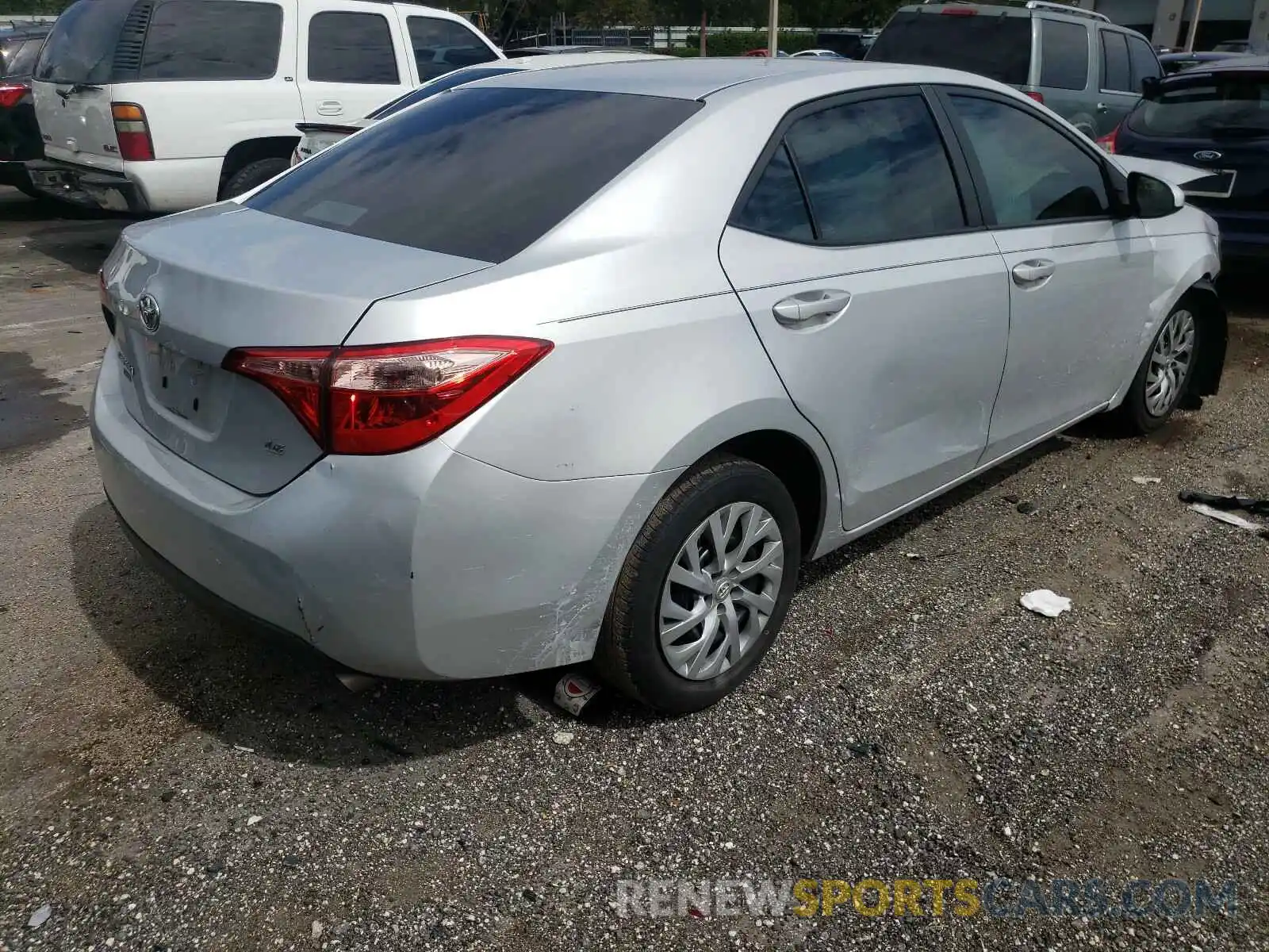 4 Photograph of a damaged car 2T1BURHE0KC135280 TOYOTA COROLLA 2019