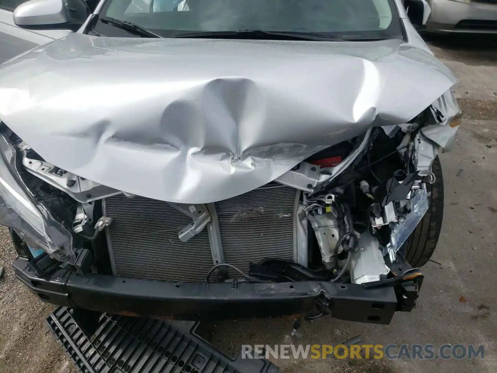 9 Photograph of a damaged car 2T1BURHE0KC135280 TOYOTA COROLLA 2019