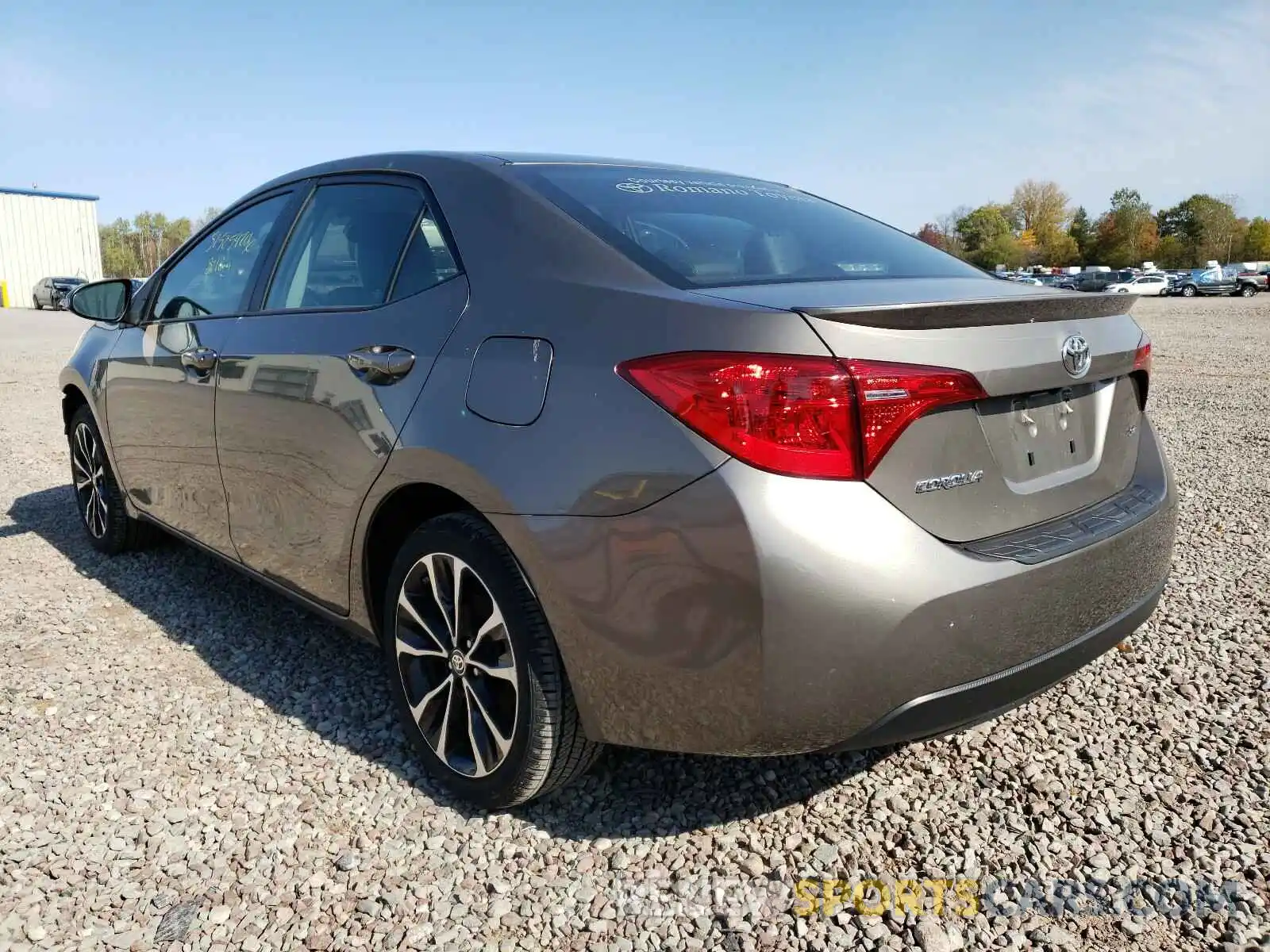 3 Photograph of a damaged car 2T1BURHE0KC135747 TOYOTA COROLLA 2019