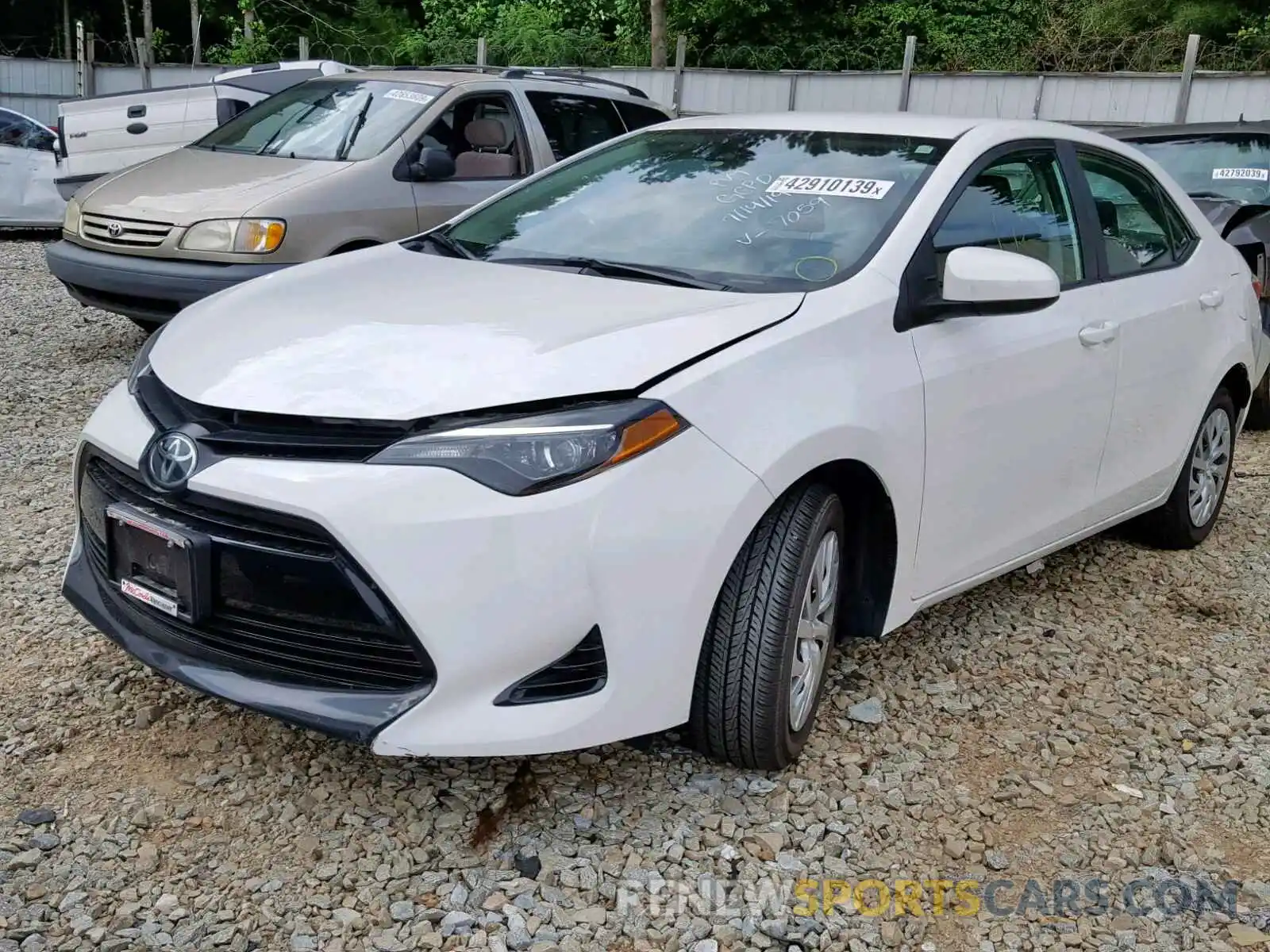 2 Photograph of a damaged car 2T1BURHE0KC137059 TOYOTA COROLLA 2019