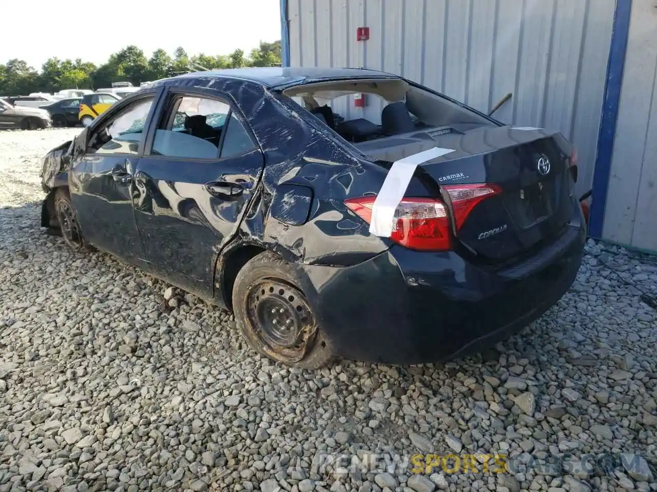 3 Photograph of a damaged car 2T1BURHE0KC137451 TOYOTA COROLLA 2019