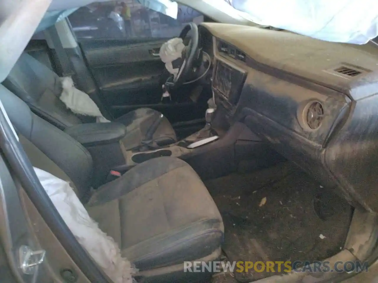 5 Photograph of a damaged car 2T1BURHE0KC137790 TOYOTA COROLLA 2019