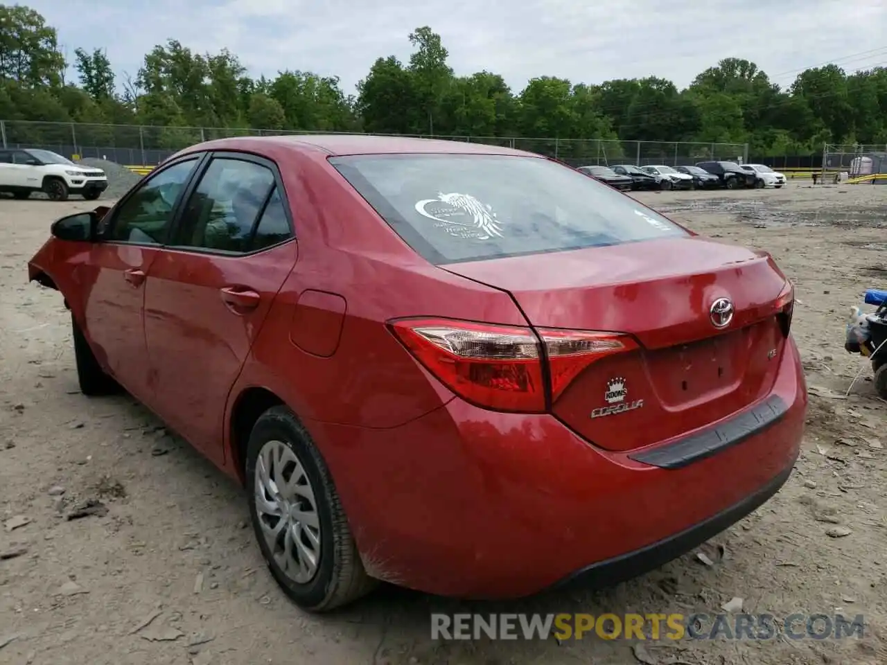 3 Photograph of a damaged car 2T1BURHE0KC137952 TOYOTA COROLLA 2019