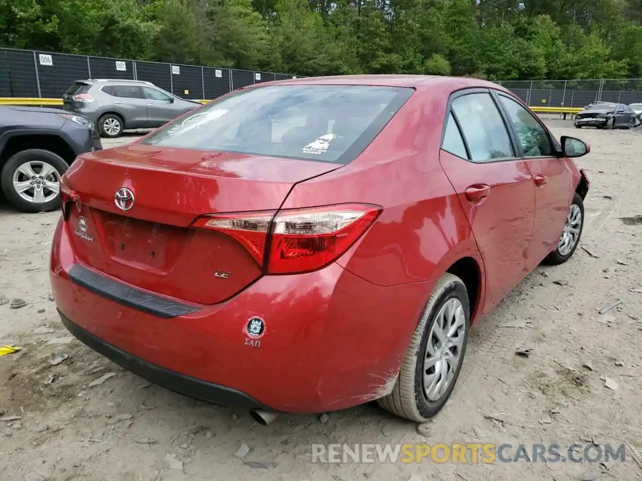 4 Photograph of a damaged car 2T1BURHE0KC137952 TOYOTA COROLLA 2019