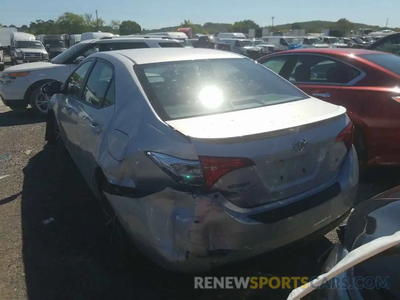 3 Photograph of a damaged car 2T1BURHE0KC138972 TOYOTA COROLLA 2019