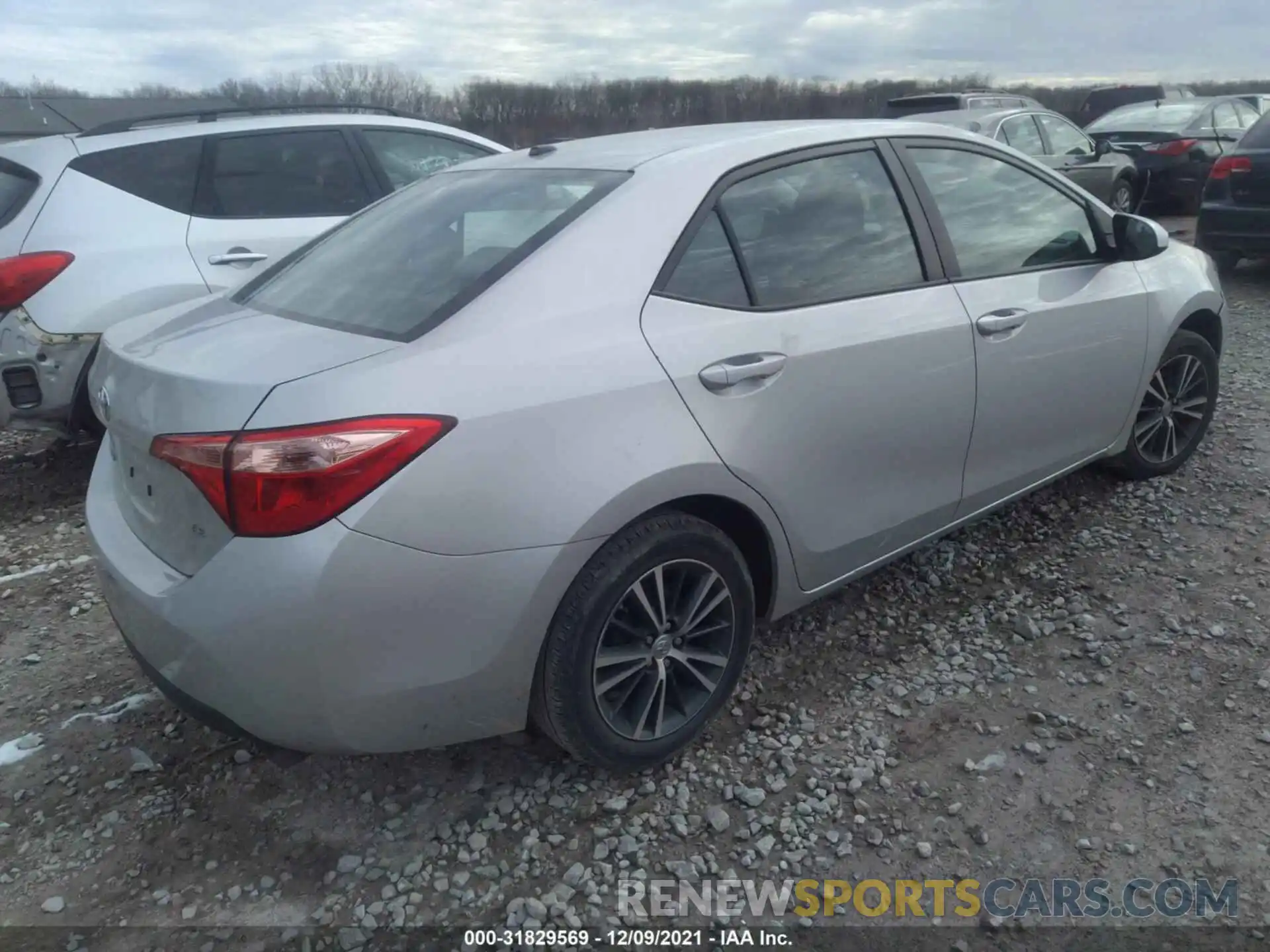 4 Photograph of a damaged car 2T1BURHE0KC139555 TOYOTA COROLLA 2019