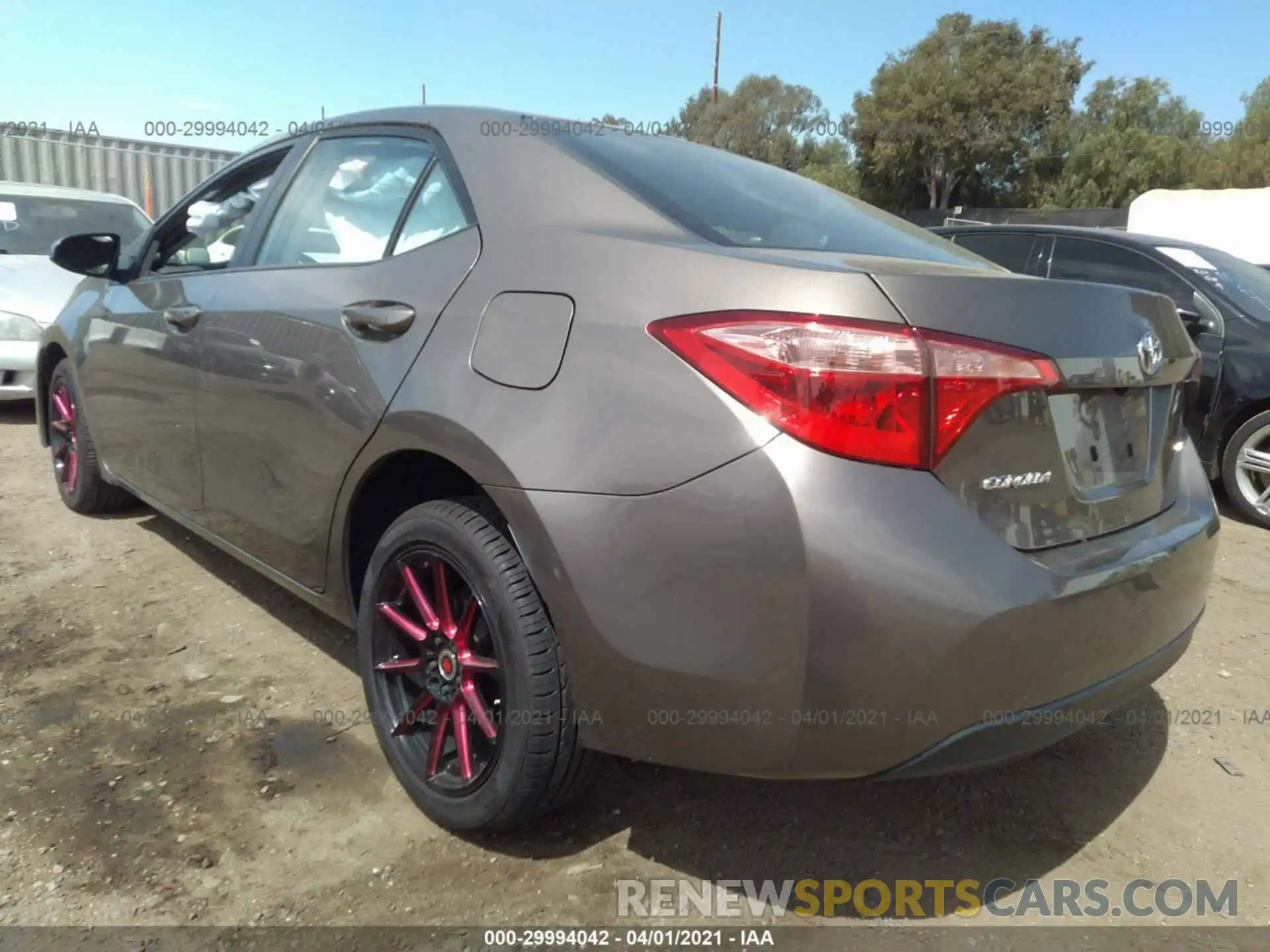 3 Photograph of a damaged car 2T1BURHE0KC143279 TOYOTA COROLLA 2019