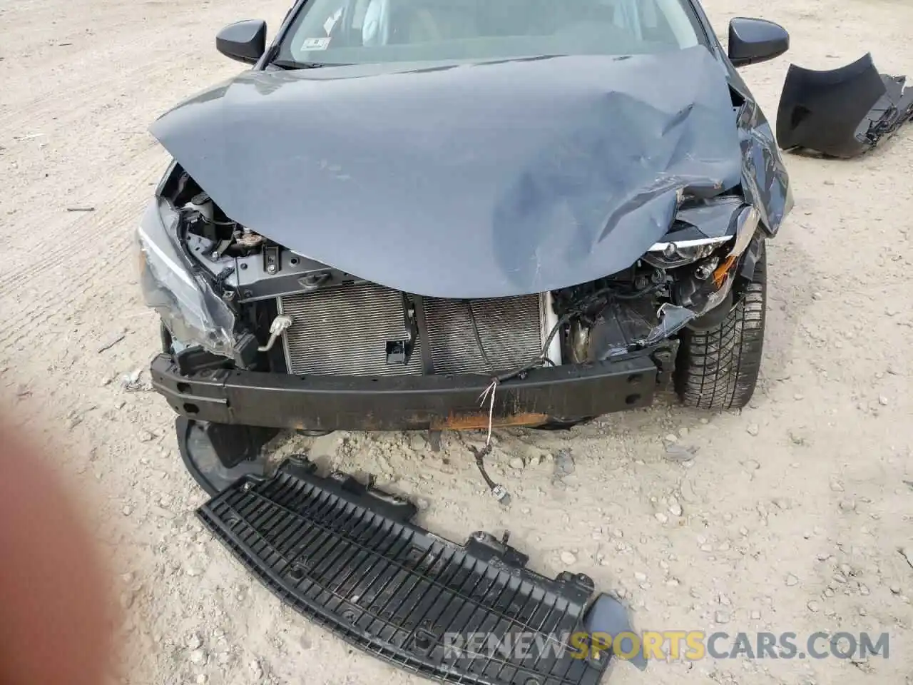 9 Photograph of a damaged car 2T1BURHE0KC143749 TOYOTA COROLLA 2019