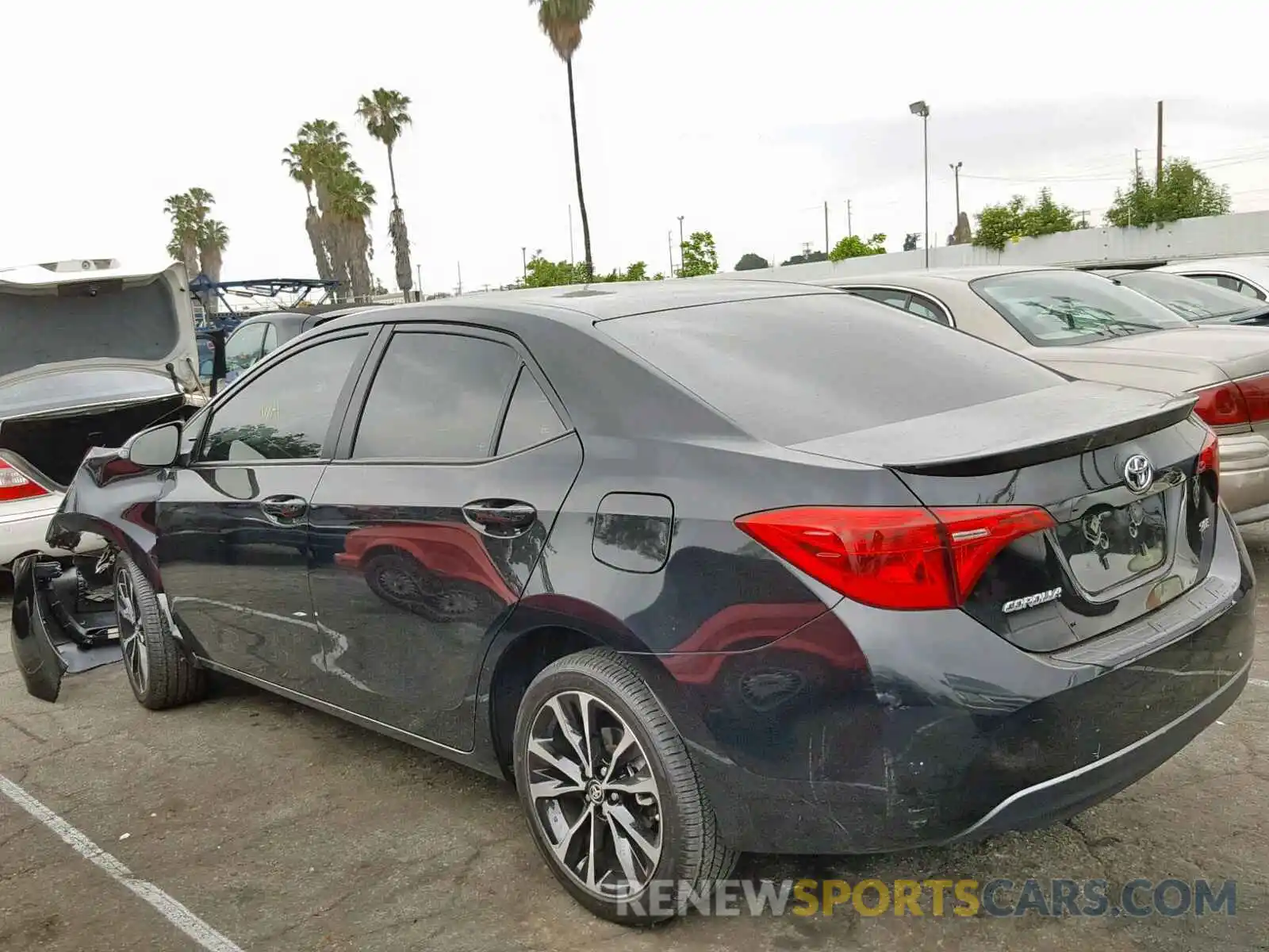 3 Photograph of a damaged car 2T1BURHE0KC144576 TOYOTA COROLLA 2019