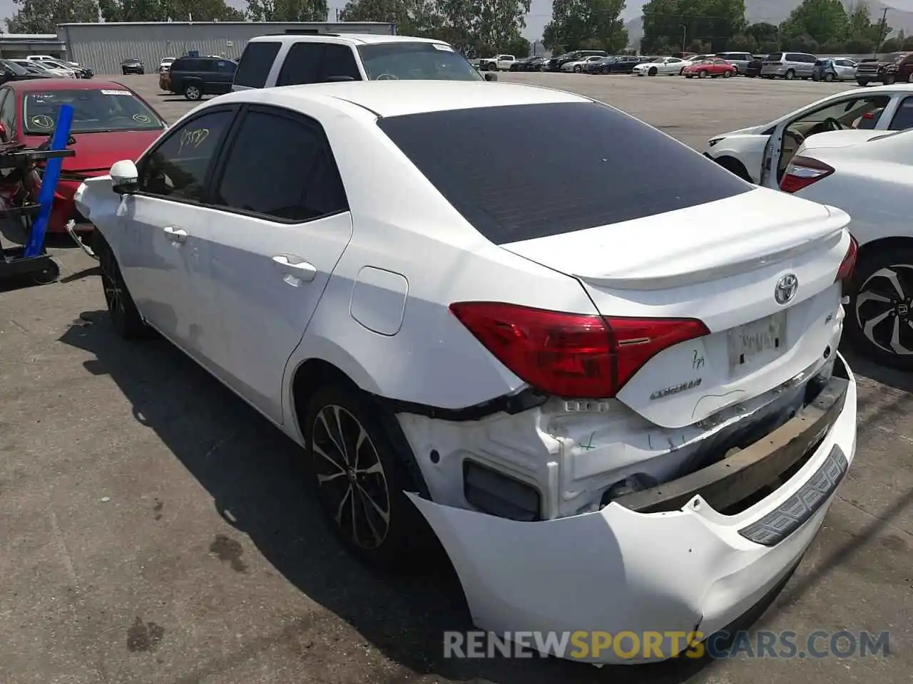 3 Photograph of a damaged car 2T1BURHE0KC145114 TOYOTA COROLLA 2019