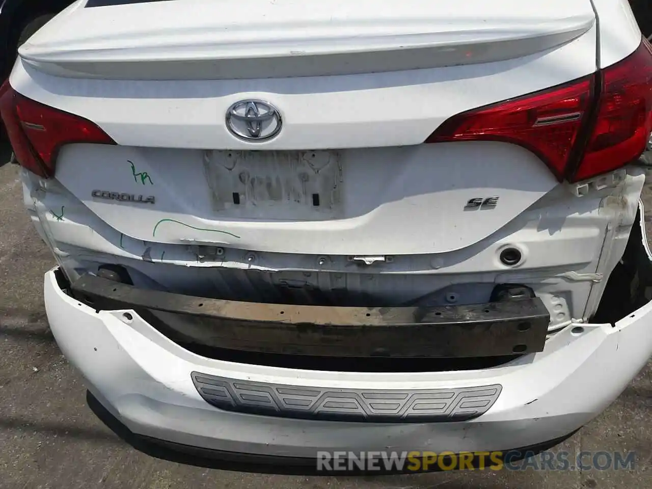 9 Photograph of a damaged car 2T1BURHE0KC145114 TOYOTA COROLLA 2019