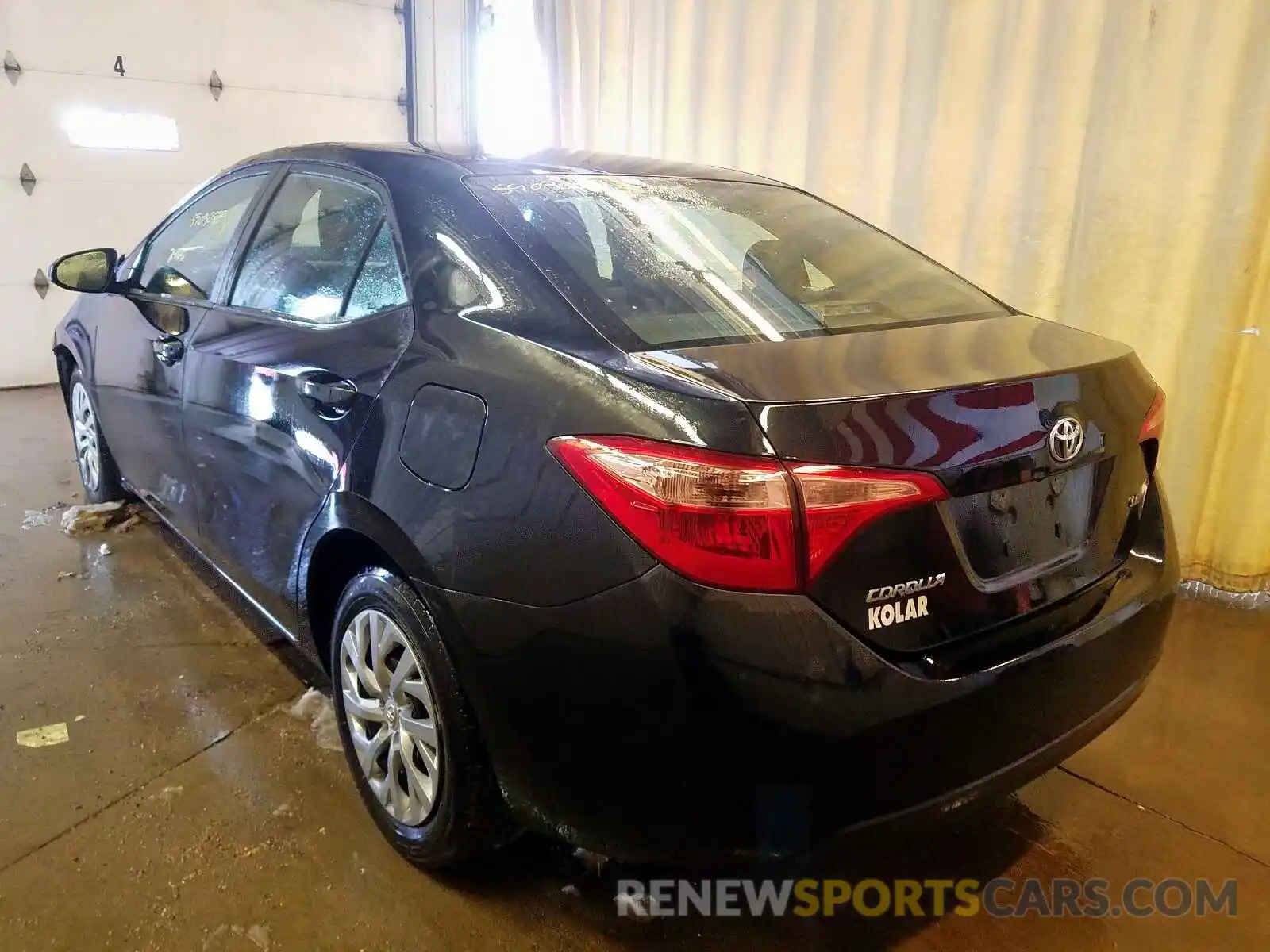 3 Photograph of a damaged car 2T1BURHE0KC145775 TOYOTA COROLLA 2019