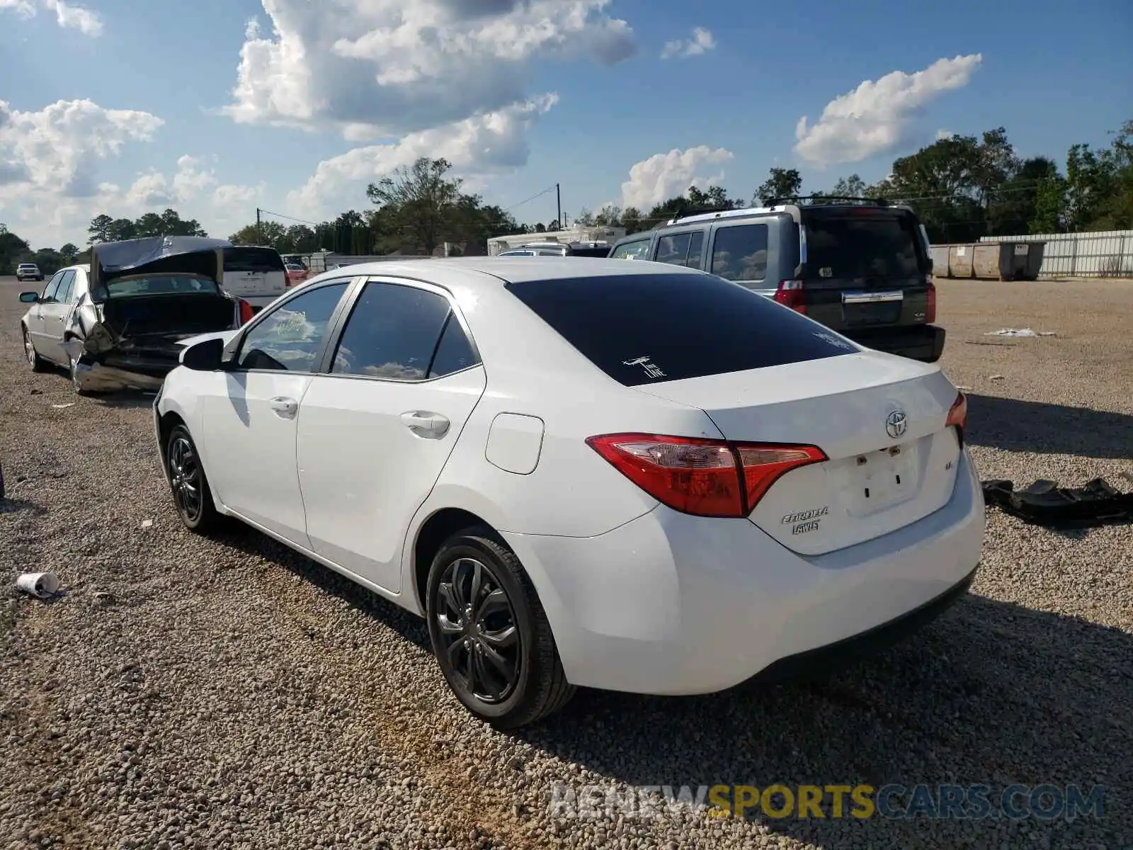 3 Photograph of a damaged car 2T1BURHE0KC146120 TOYOTA COROLLA 2019