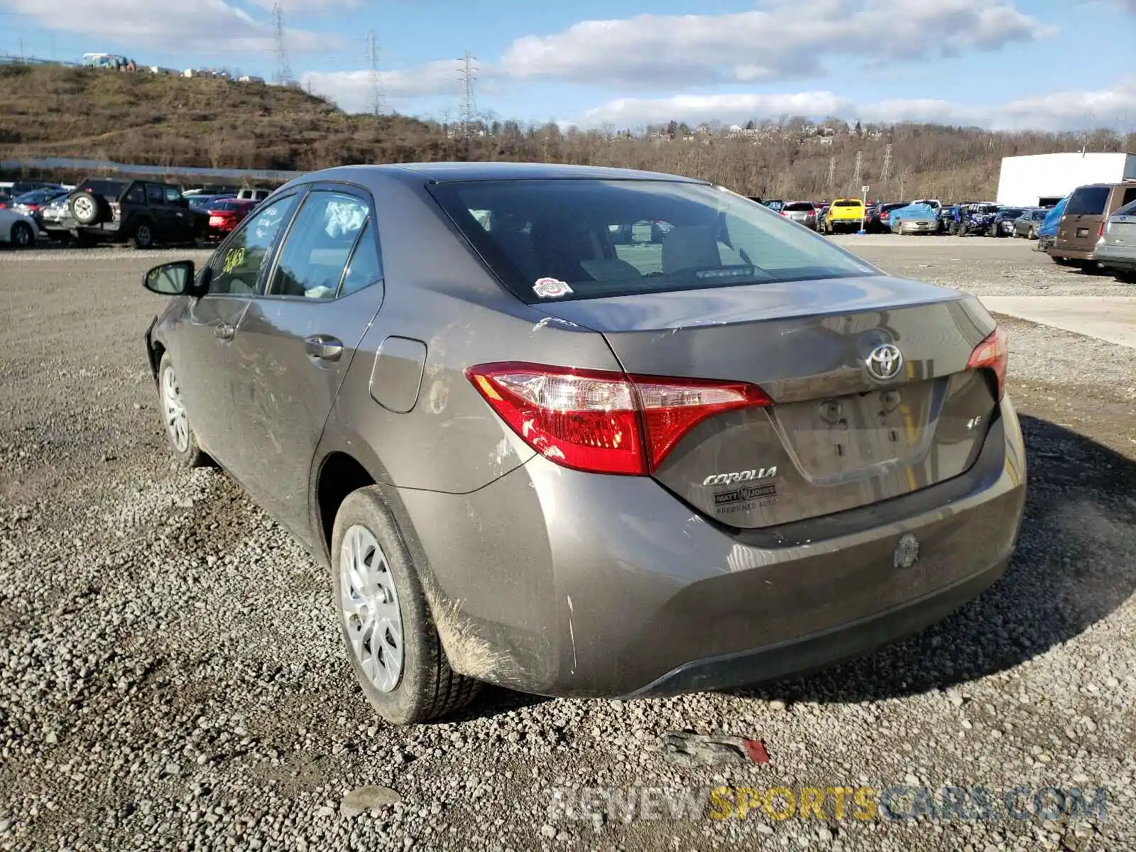 3 Photograph of a damaged car 2T1BURHE0KC146523 TOYOTA COROLLA 2019