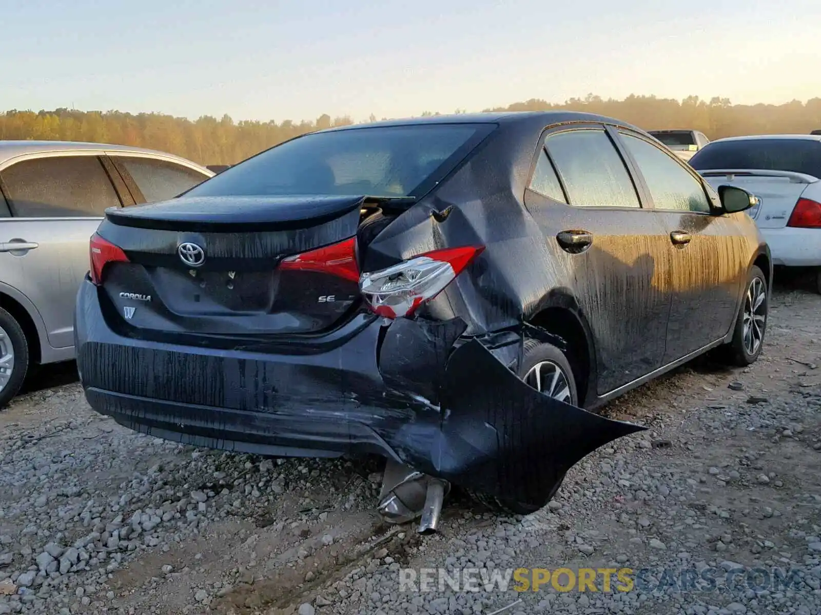 4 Photograph of a damaged car 2T1BURHE0KC148465 TOYOTA COROLLA 2019