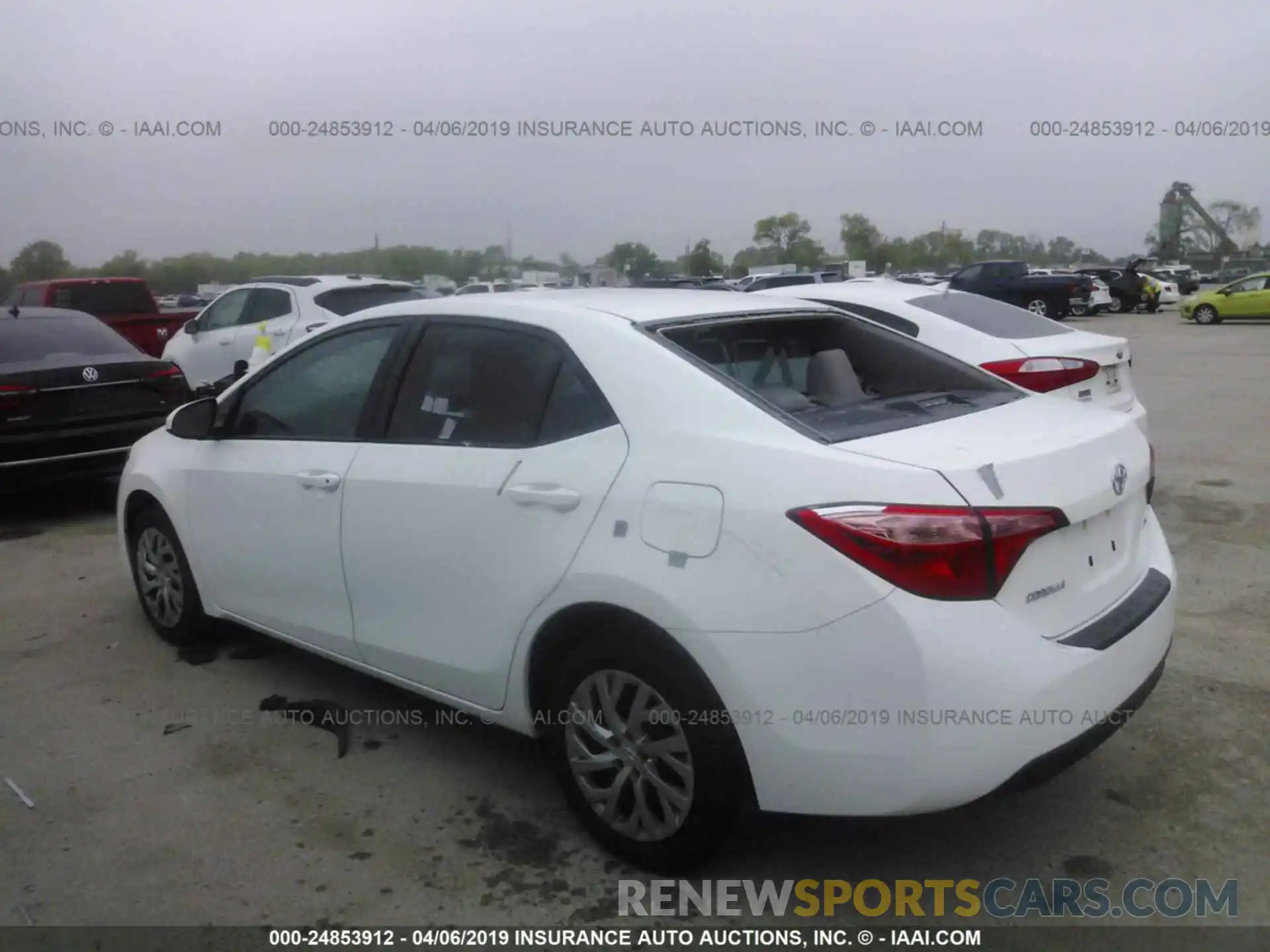 3 Photograph of a damaged car 2T1BURHE0KC151303 TOYOTA COROLLA 2019