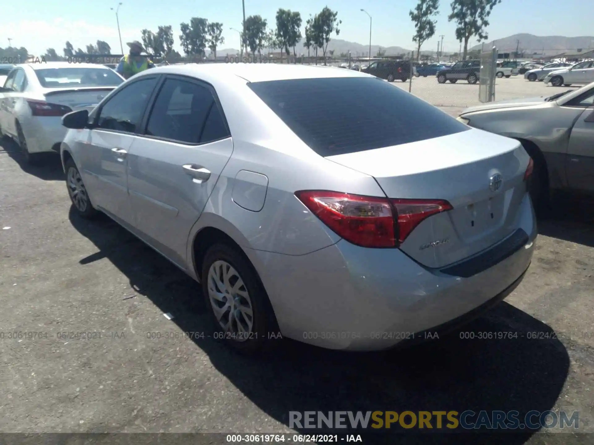 3 Photograph of a damaged car 2T1BURHE0KC151382 TOYOTA COROLLA 2019