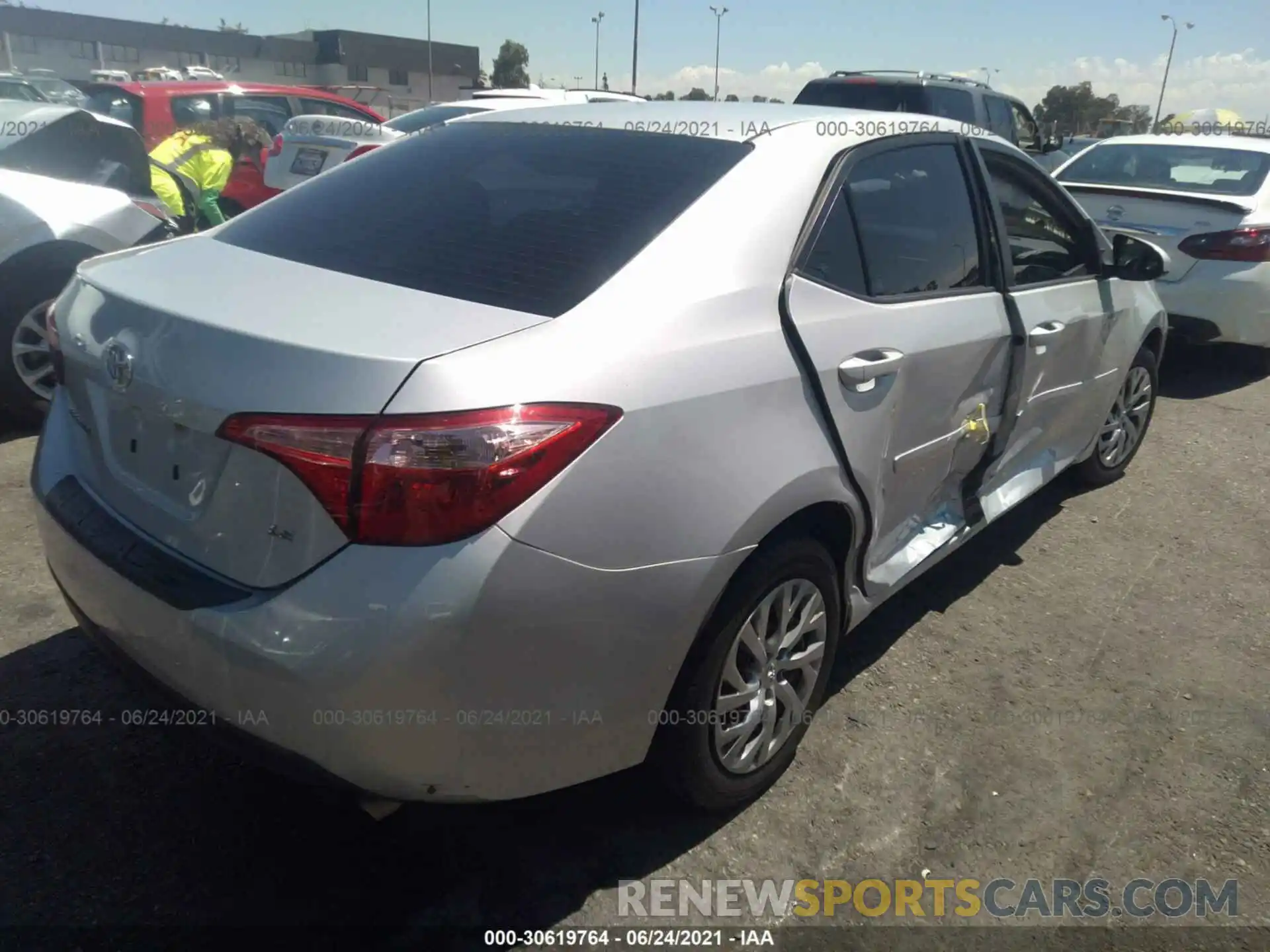 4 Photograph of a damaged car 2T1BURHE0KC151382 TOYOTA COROLLA 2019