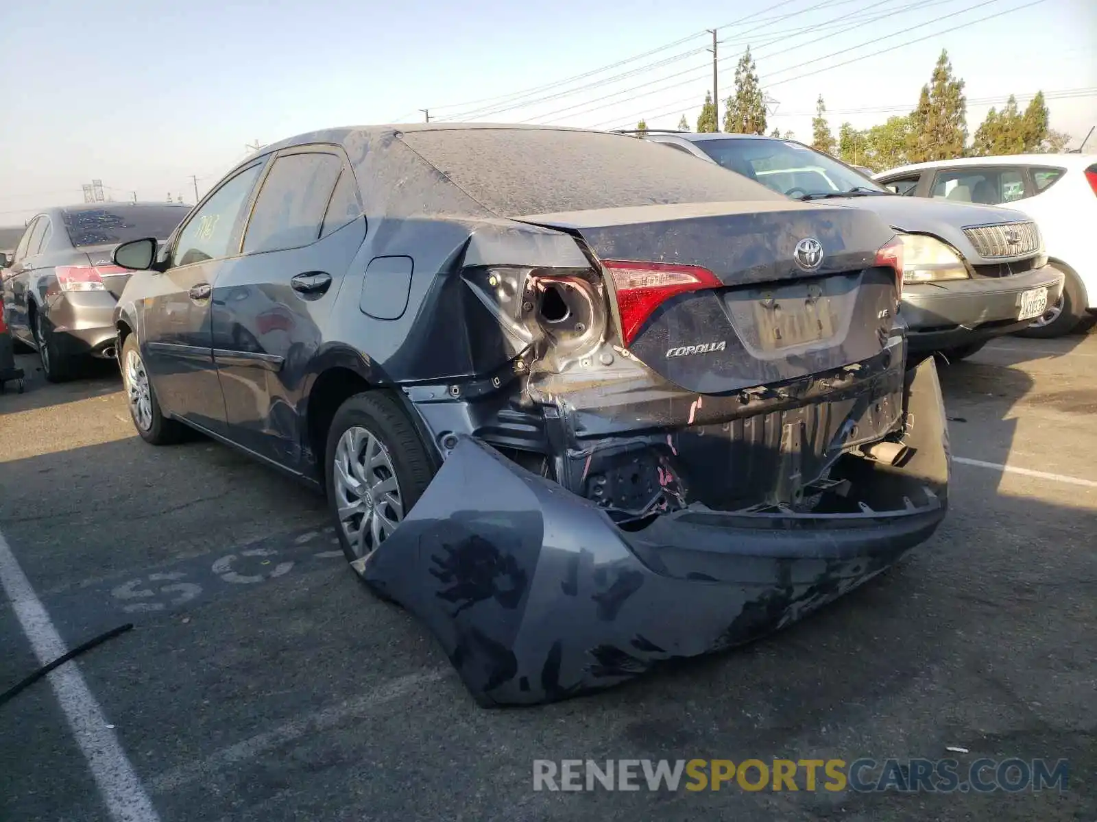 3 Photograph of a damaged car 2T1BURHE0KC152175 TOYOTA COROLLA 2019