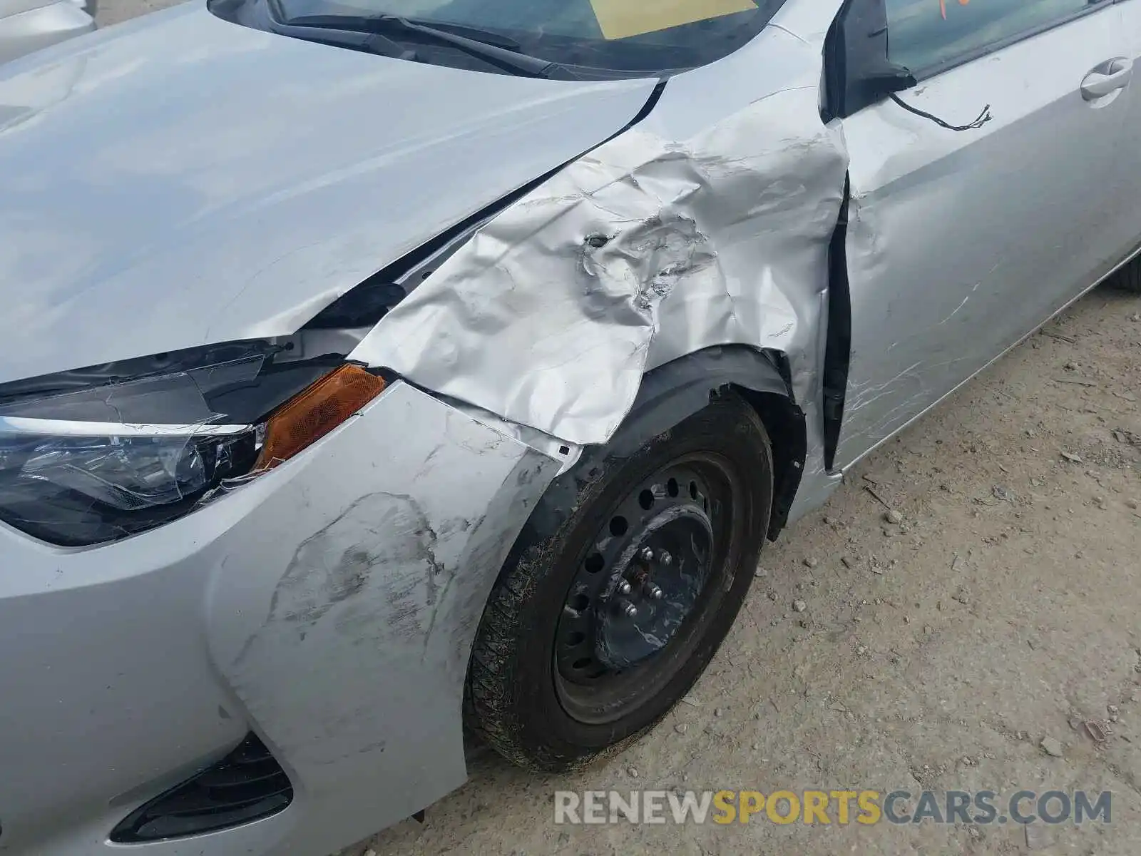 9 Photograph of a damaged car 2T1BURHE0KC152256 TOYOTA COROLLA 2019