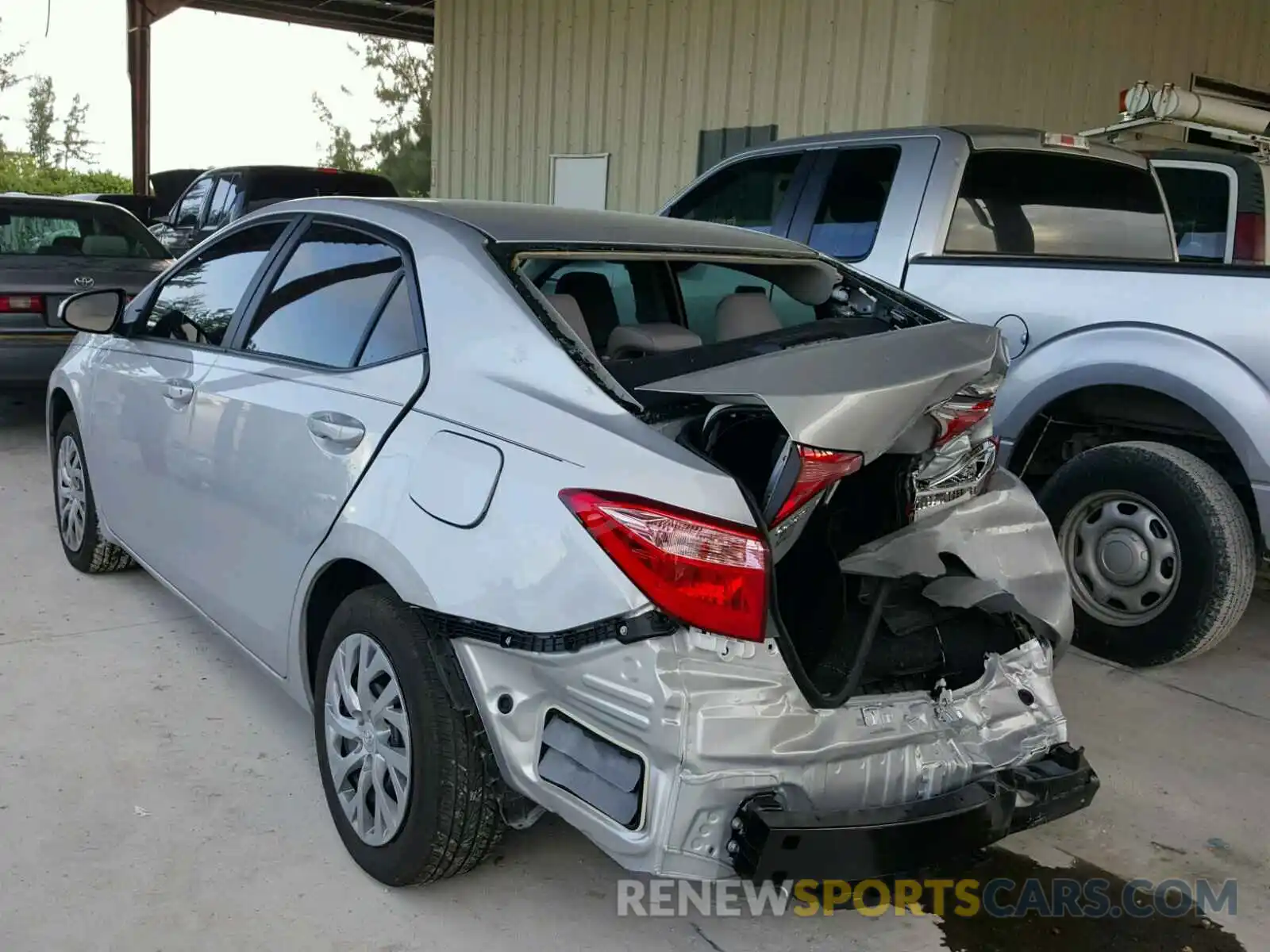 3 Photograph of a damaged car 2T1BURHE0KC152550 TOYOTA COROLLA 2019