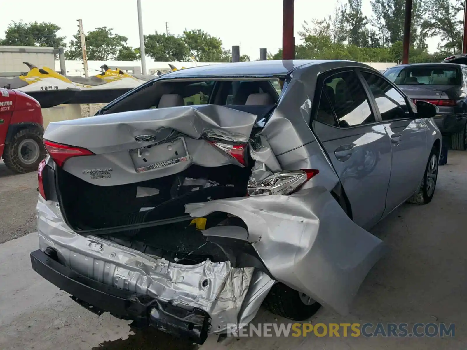 4 Photograph of a damaged car 2T1BURHE0KC152550 TOYOTA COROLLA 2019