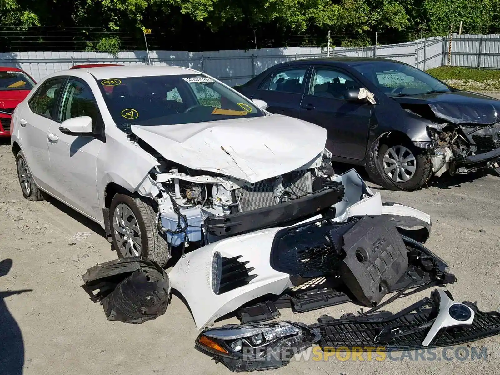 1 Photograph of a damaged car 2T1BURHE0KC152712 TOYOTA COROLLA 2019