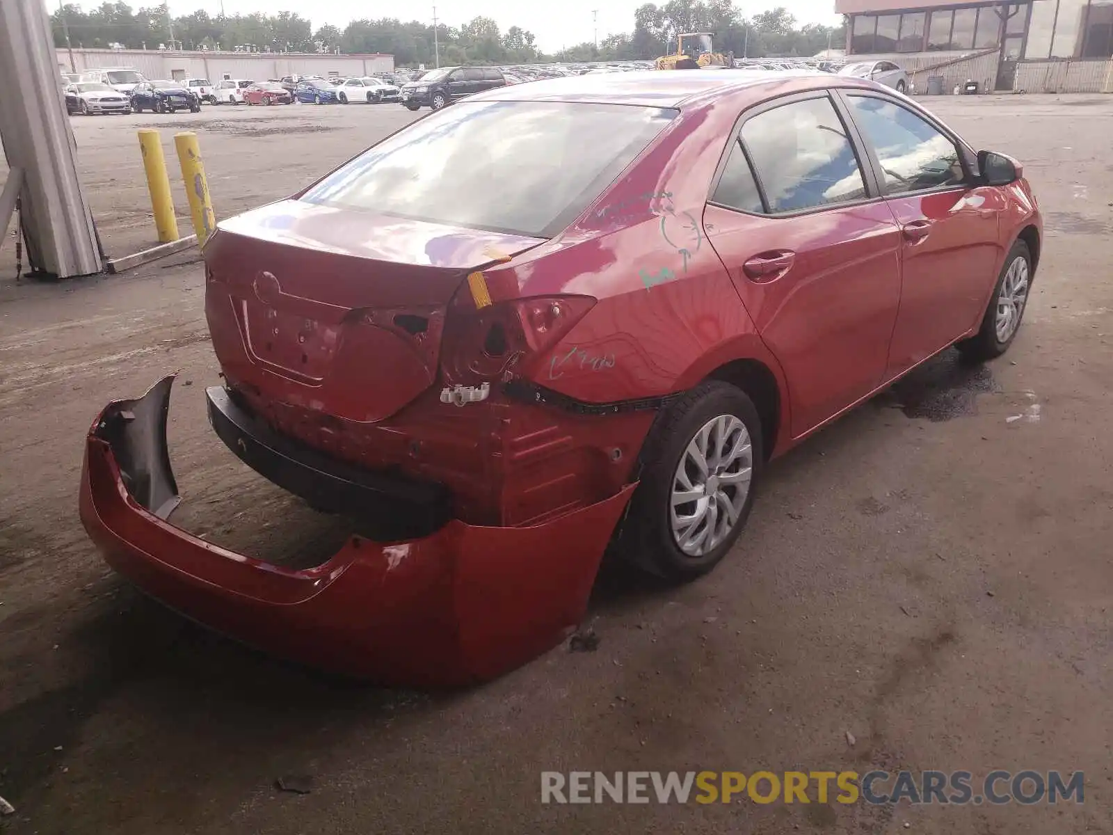 4 Photograph of a damaged car 2T1BURHE0KC152970 TOYOTA COROLLA 2019