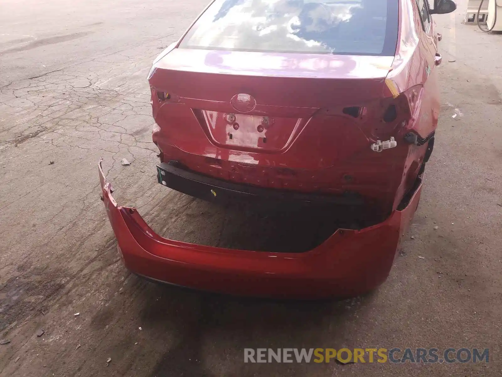 9 Photograph of a damaged car 2T1BURHE0KC152970 TOYOTA COROLLA 2019