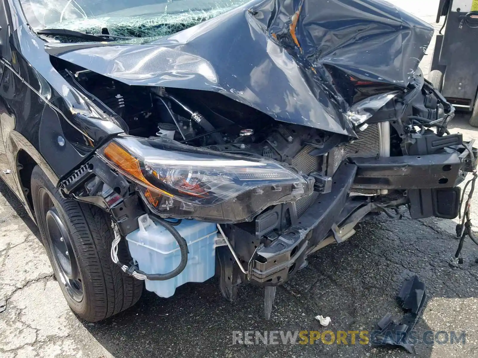 9 Photograph of a damaged car 2T1BURHE0KC153357 TOYOTA COROLLA 2019