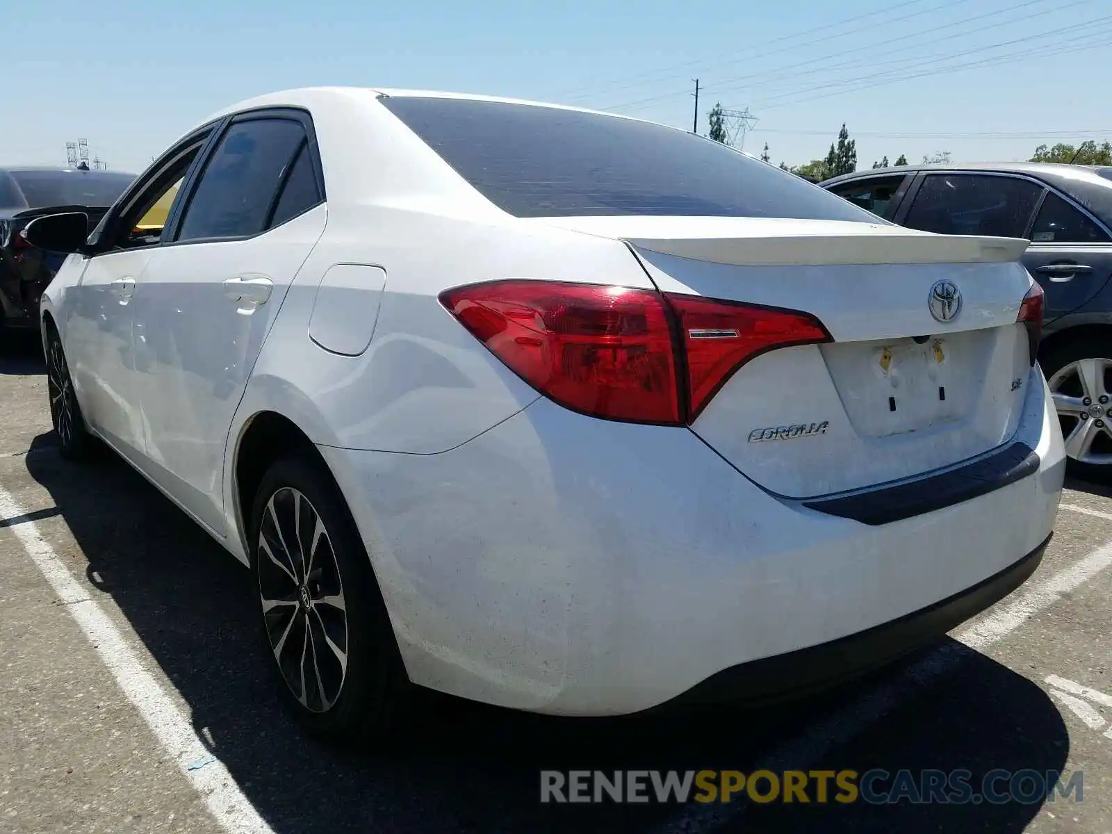 3 Photograph of a damaged car 2T1BURHE0KC154430 TOYOTA COROLLA 2019