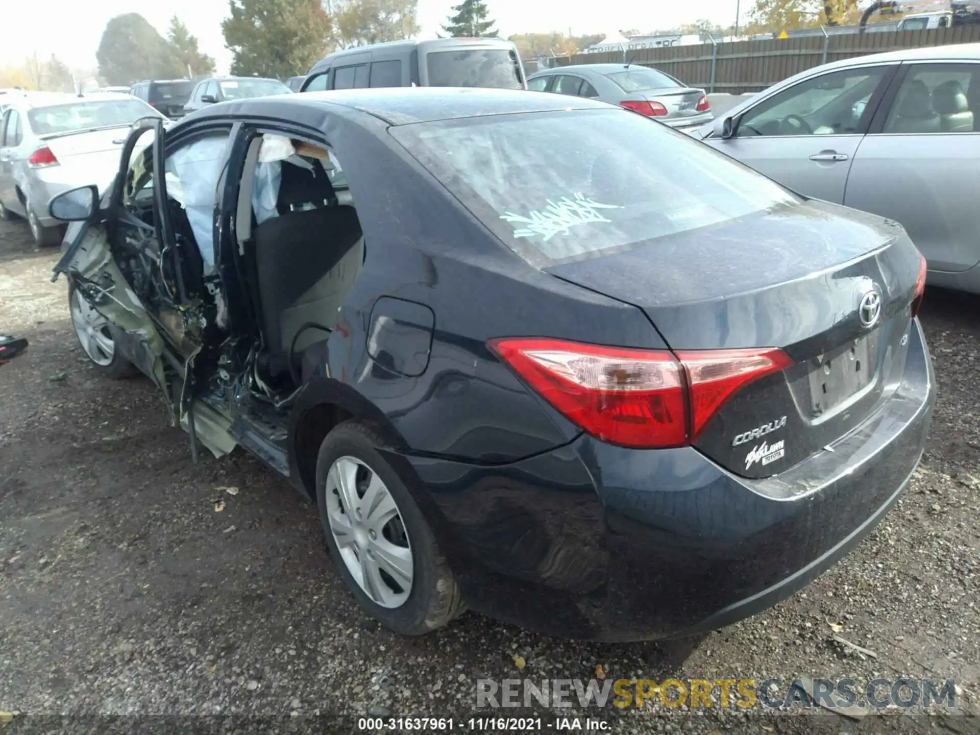 3 Photograph of a damaged car 2T1BURHE0KC155271 TOYOTA COROLLA 2019