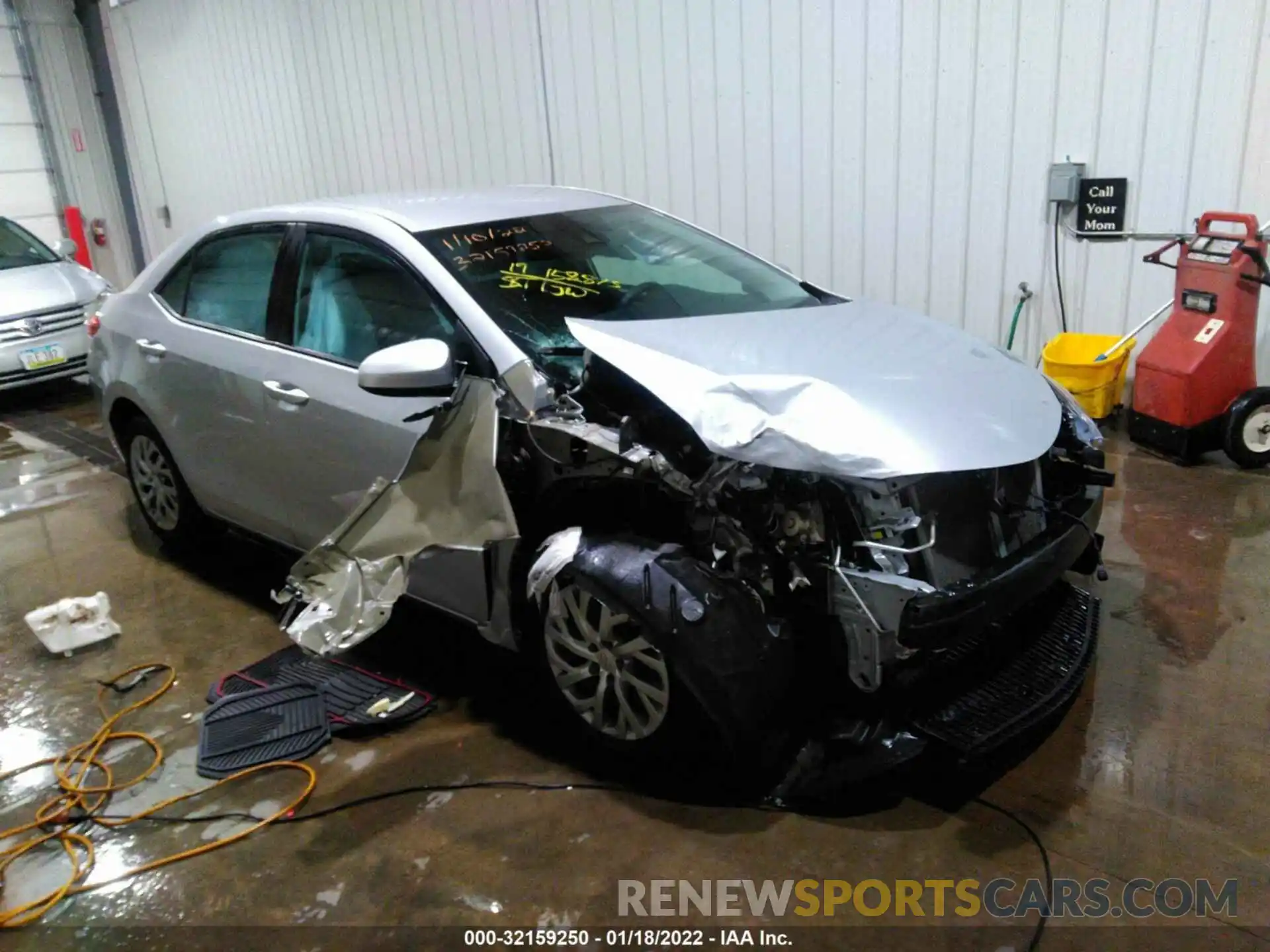 1 Photograph of a damaged car 2T1BURHE0KC157117 TOYOTA COROLLA 2019