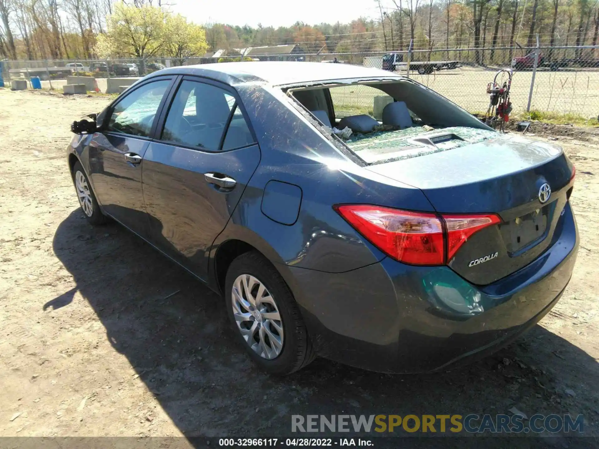 3 Photograph of a damaged car 2T1BURHE0KC157439 TOYOTA COROLLA 2019