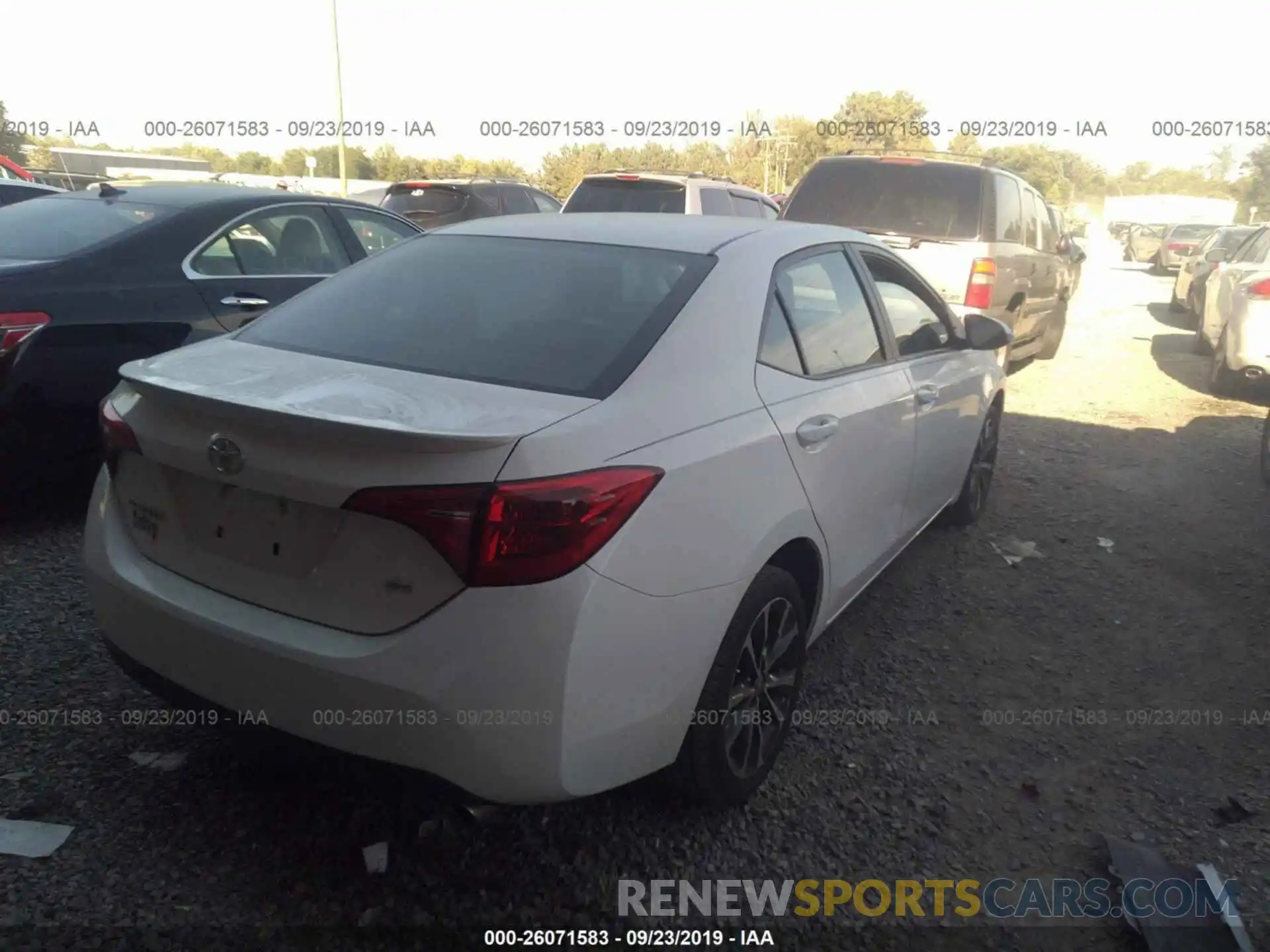 4 Photograph of a damaged car 2T1BURHE0KC157568 TOYOTA COROLLA 2019