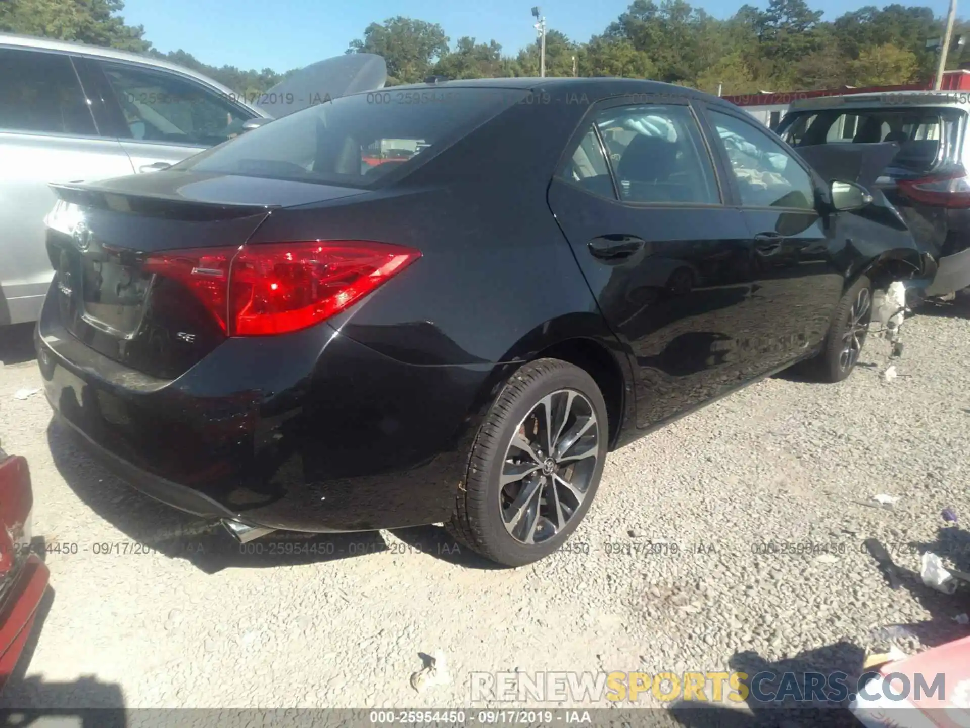 4 Photograph of a damaged car 2T1BURHE0KC157828 TOYOTA COROLLA 2019