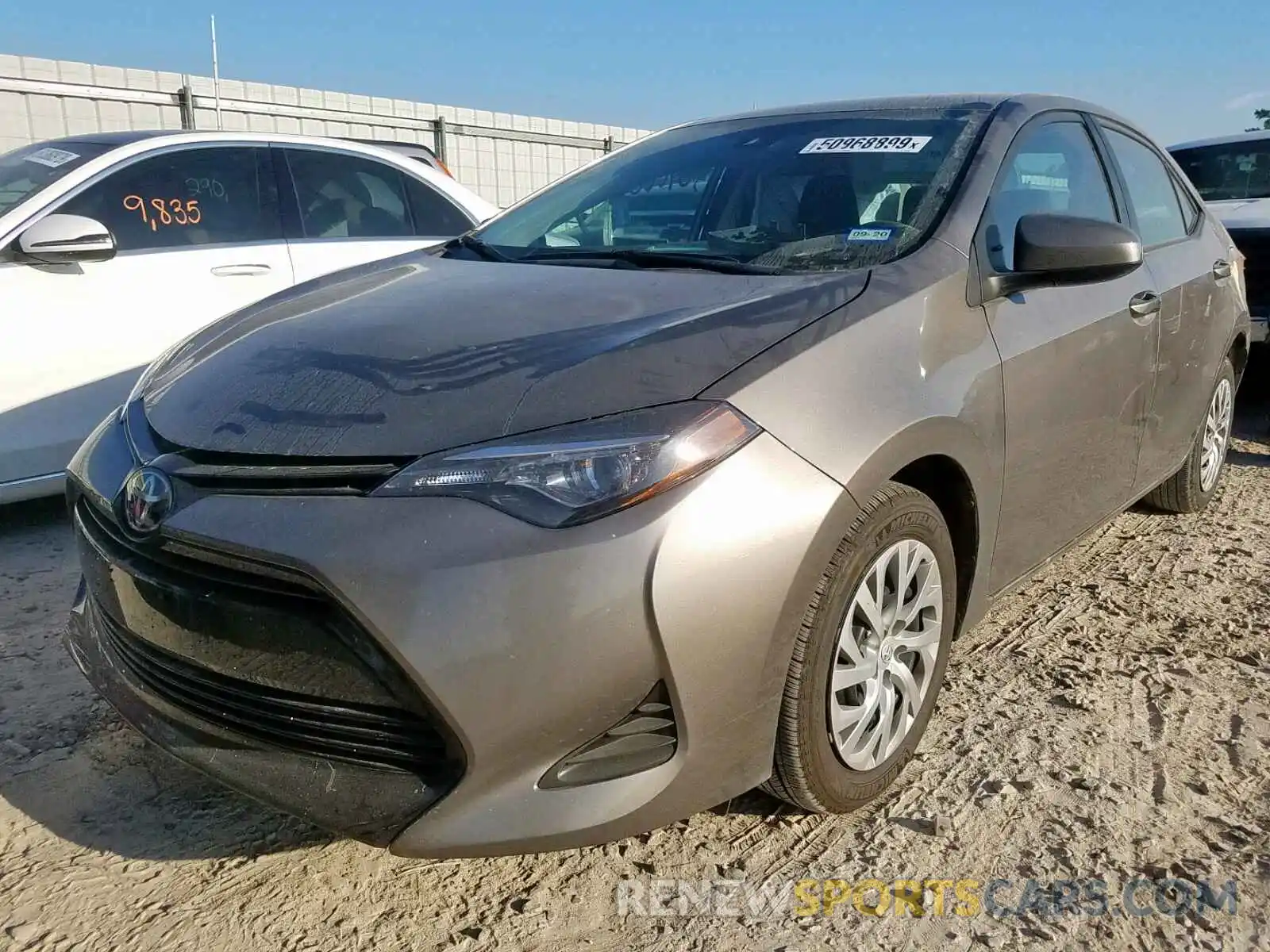 2 Фотография поврежденного автомобиля 2T1BURHE0KC159367 TOYOTA COROLLA 2019