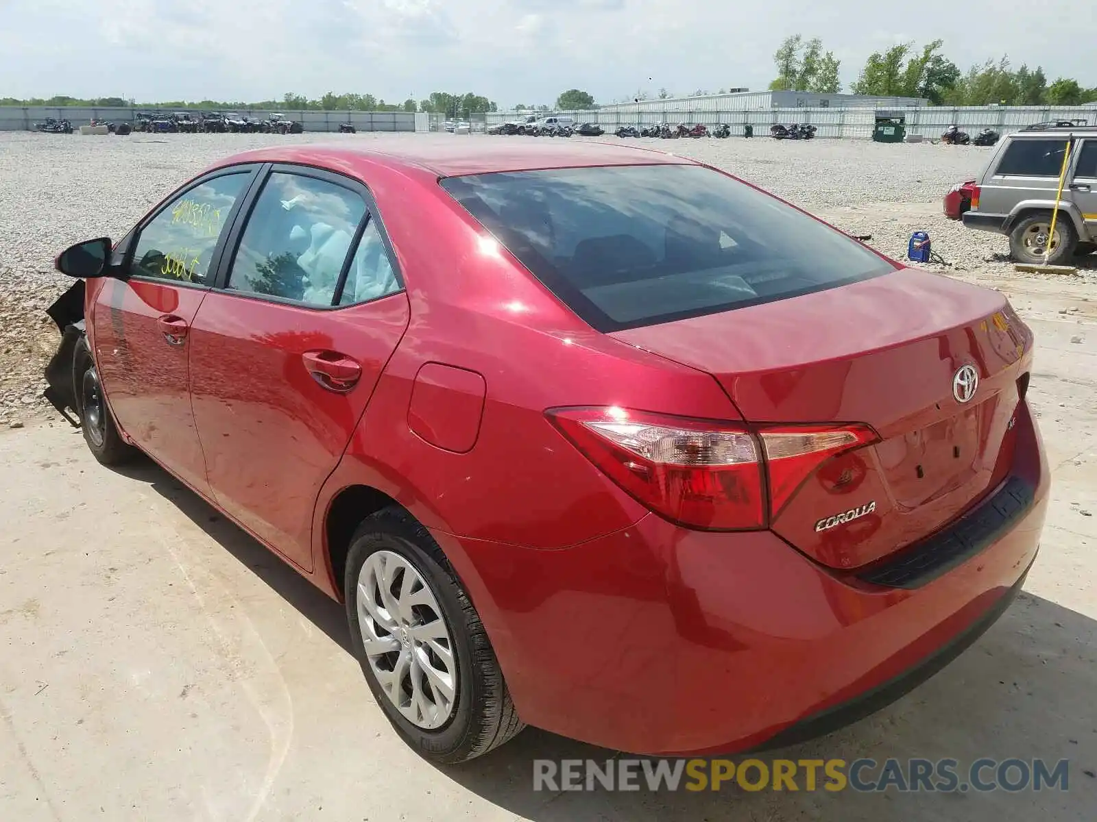 3 Photograph of a damaged car 2T1BURHE0KC159403 TOYOTA COROLLA 2019