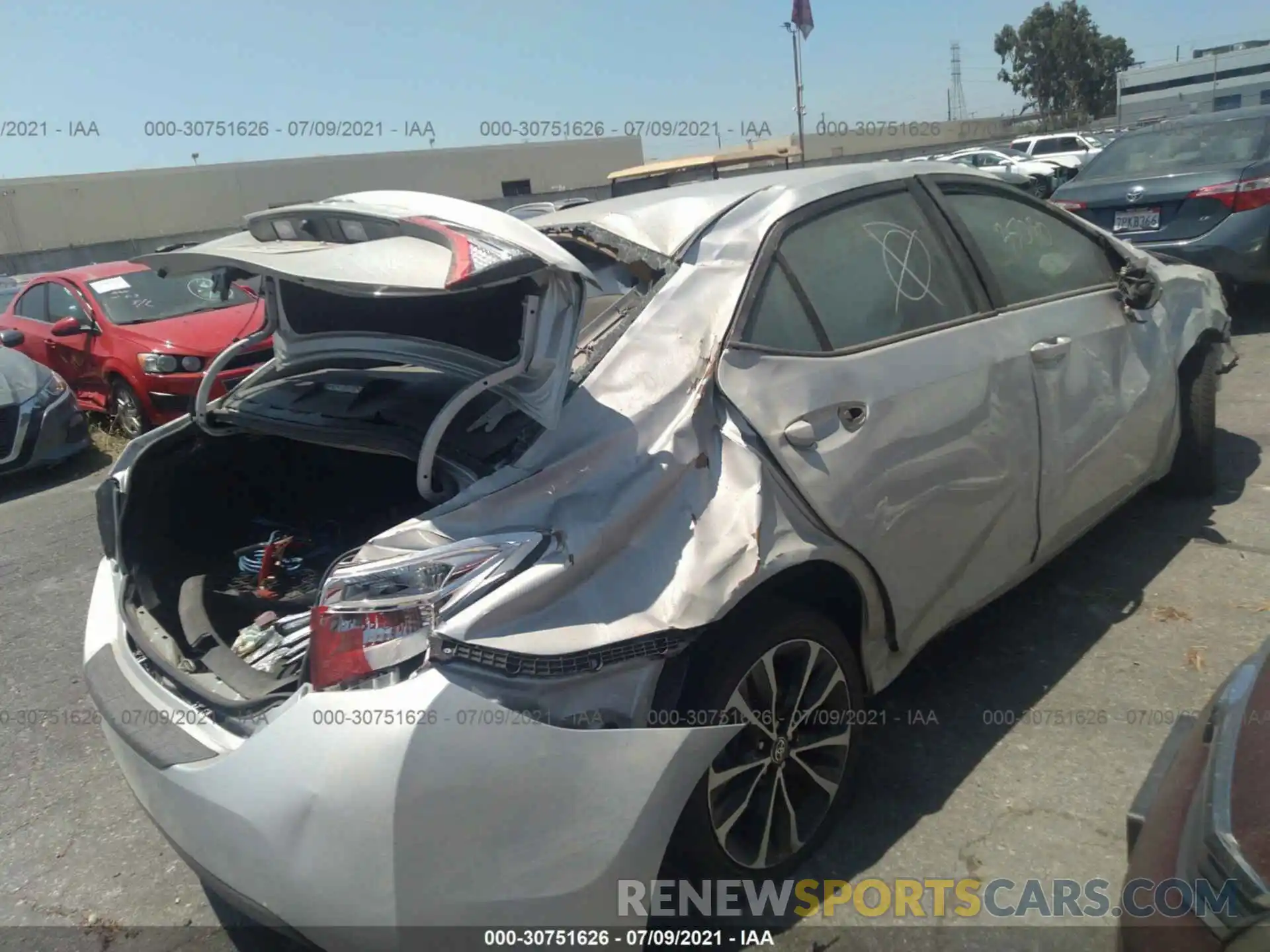 4 Photograph of a damaged car 2T1BURHE0KC159773 TOYOTA COROLLA 2019