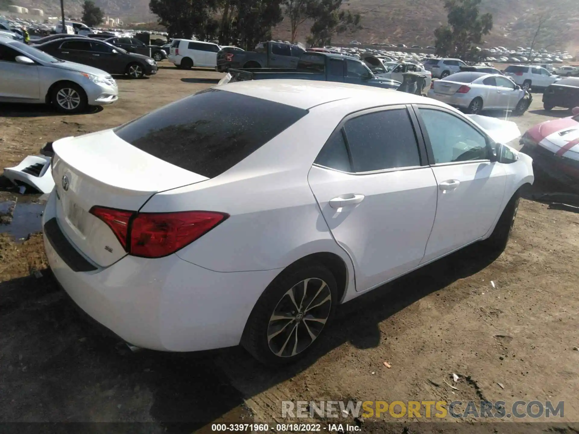 4 Photograph of a damaged car 2T1BURHE0KC160194 TOYOTA COROLLA 2019