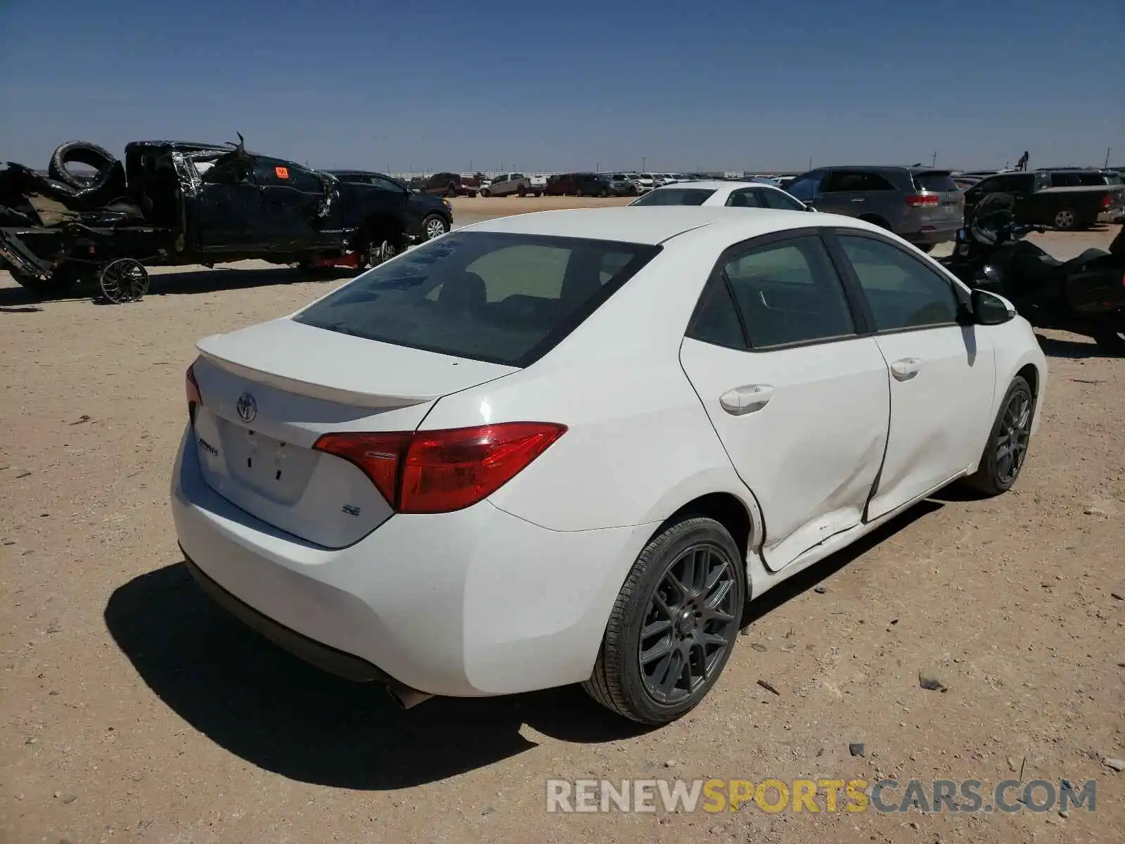 4 Photograph of a damaged car 2T1BURHE0KC160275 TOYOTA COROLLA 2019