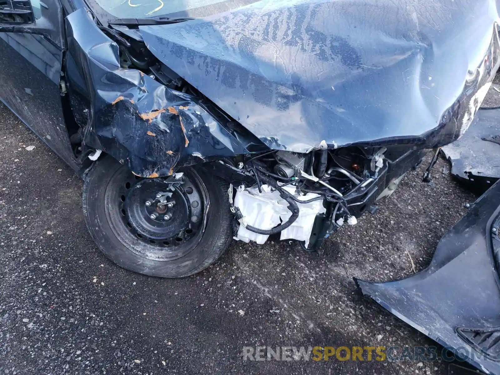 9 Photograph of a damaged car 2T1BURHE0KC161085 TOYOTA COROLLA 2019