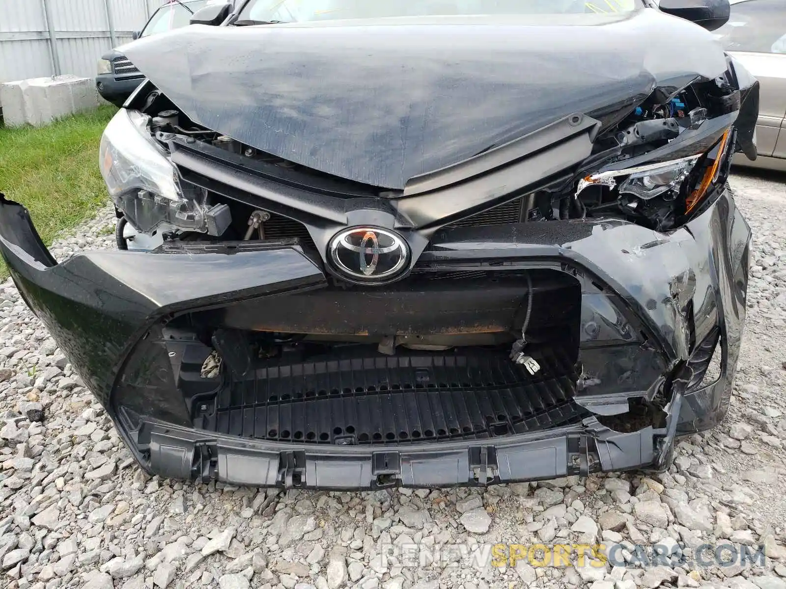 9 Photograph of a damaged car 2T1BURHE0KC161586 TOYOTA COROLLA 2019