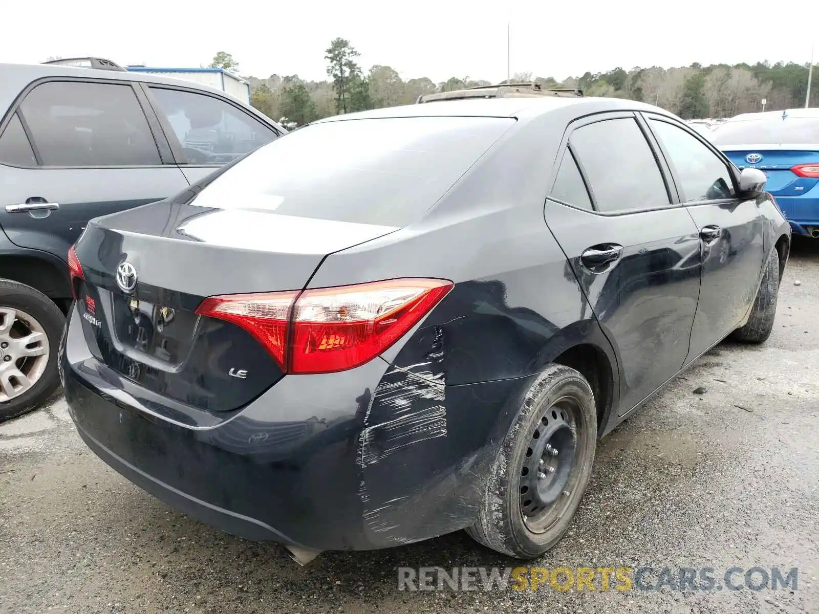 4 Photograph of a damaged car 2T1BURHE0KC162107 TOYOTA COROLLA 2019