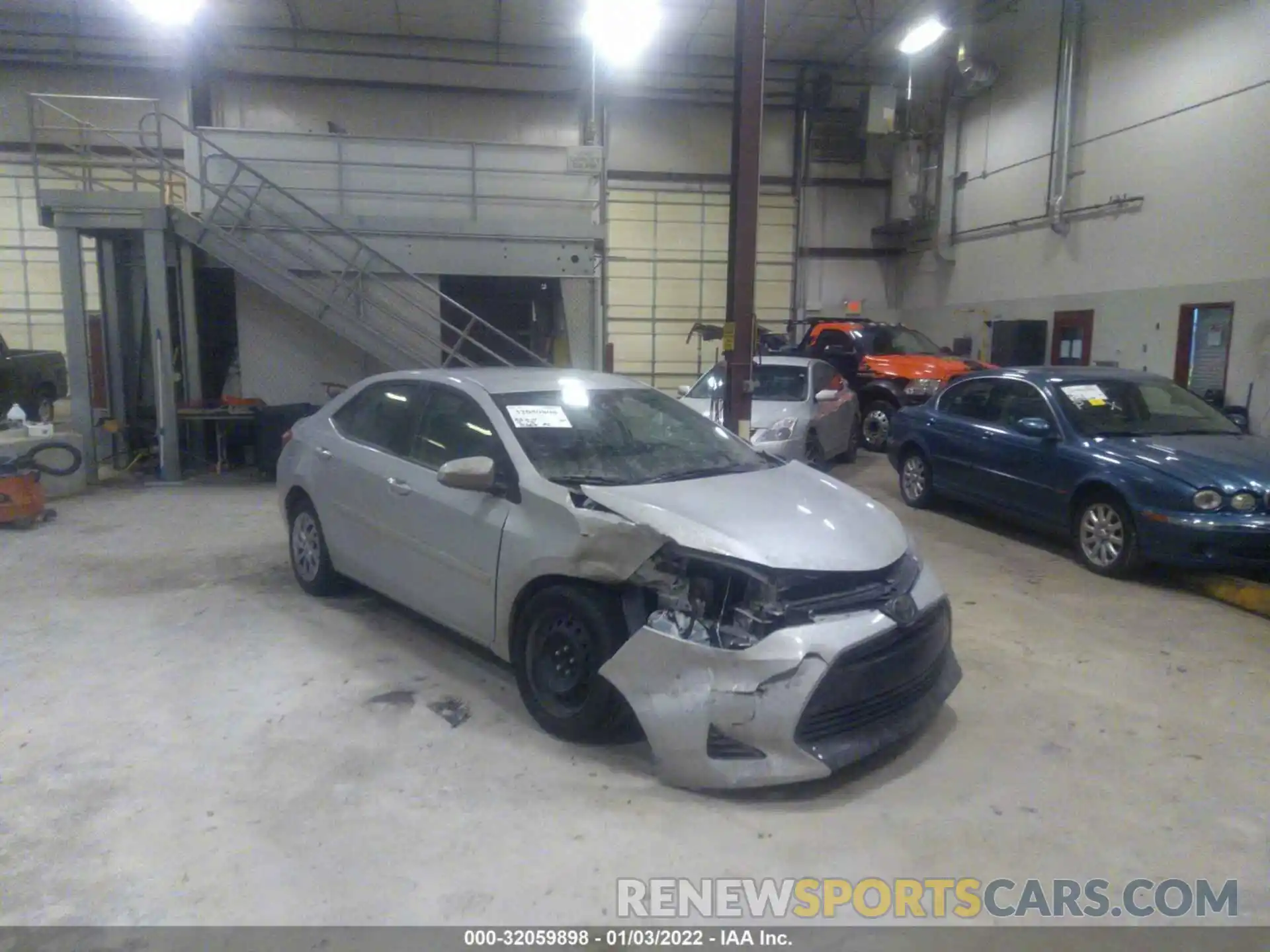 1 Photograph of a damaged car 2T1BURHE0KC163113 TOYOTA COROLLA 2019