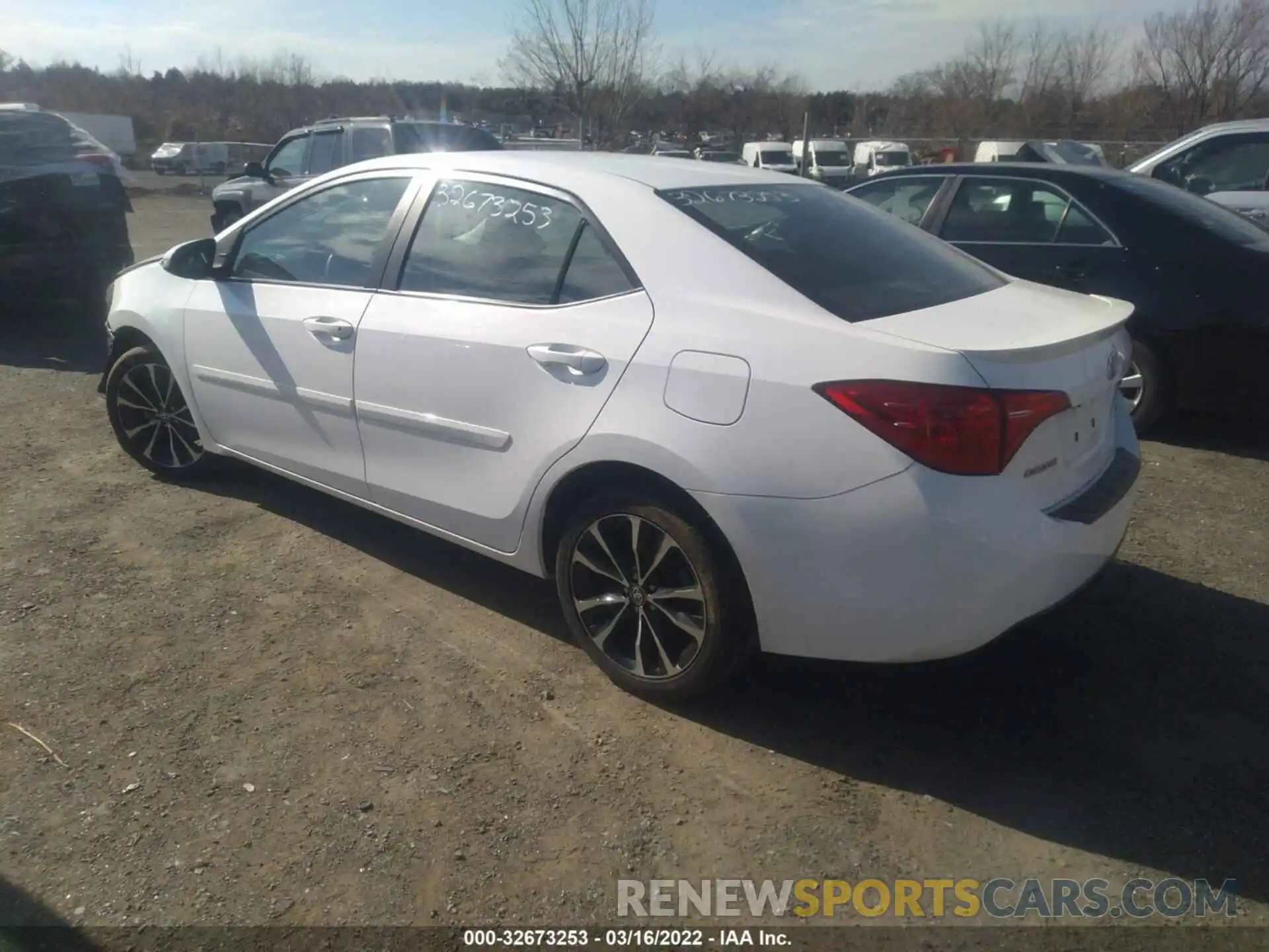 3 Photograph of a damaged car 2T1BURHE0KC163662 TOYOTA COROLLA 2019